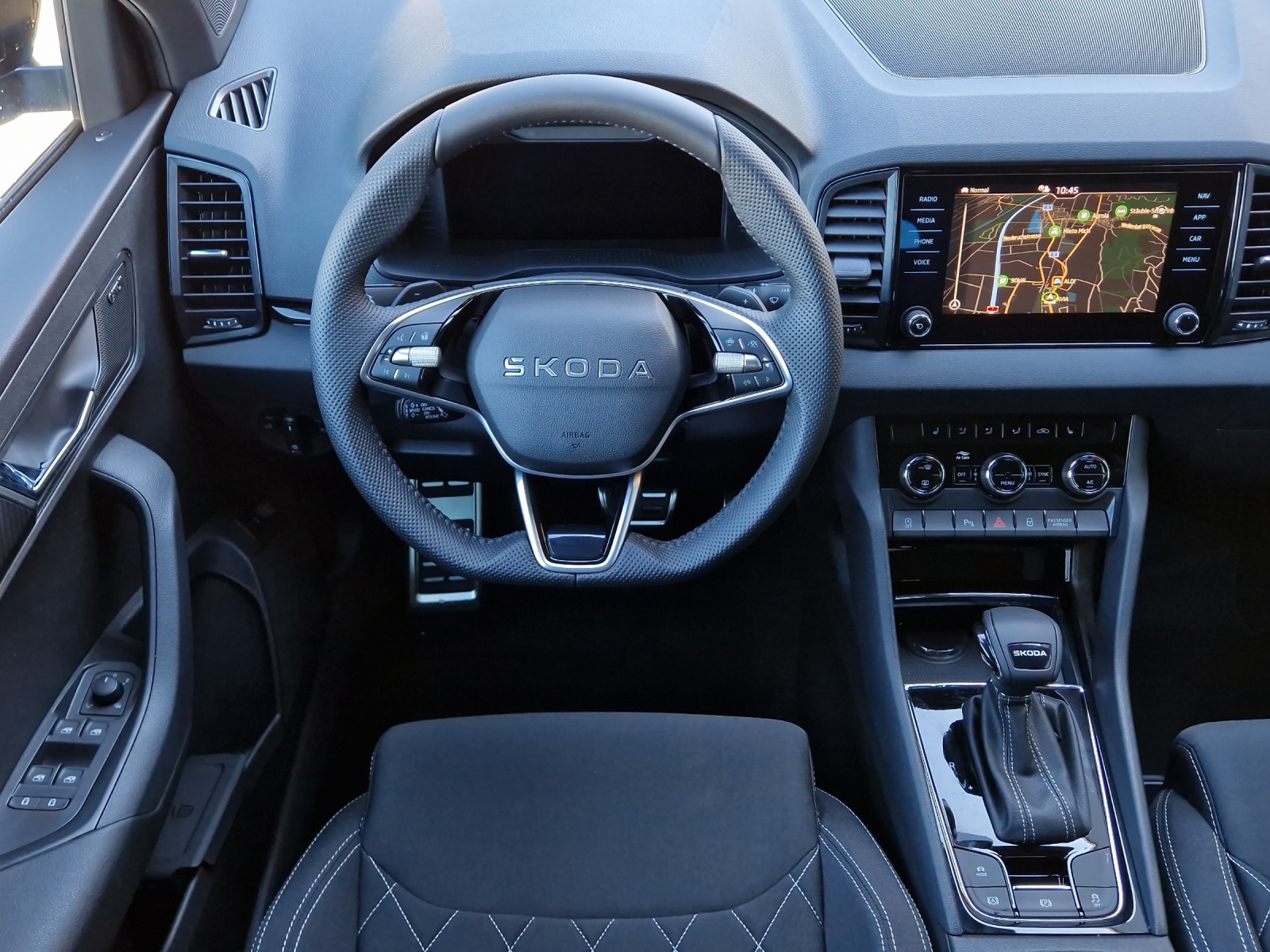 SKODA Karoq 1.5 TSI SportLine DSG-image-8