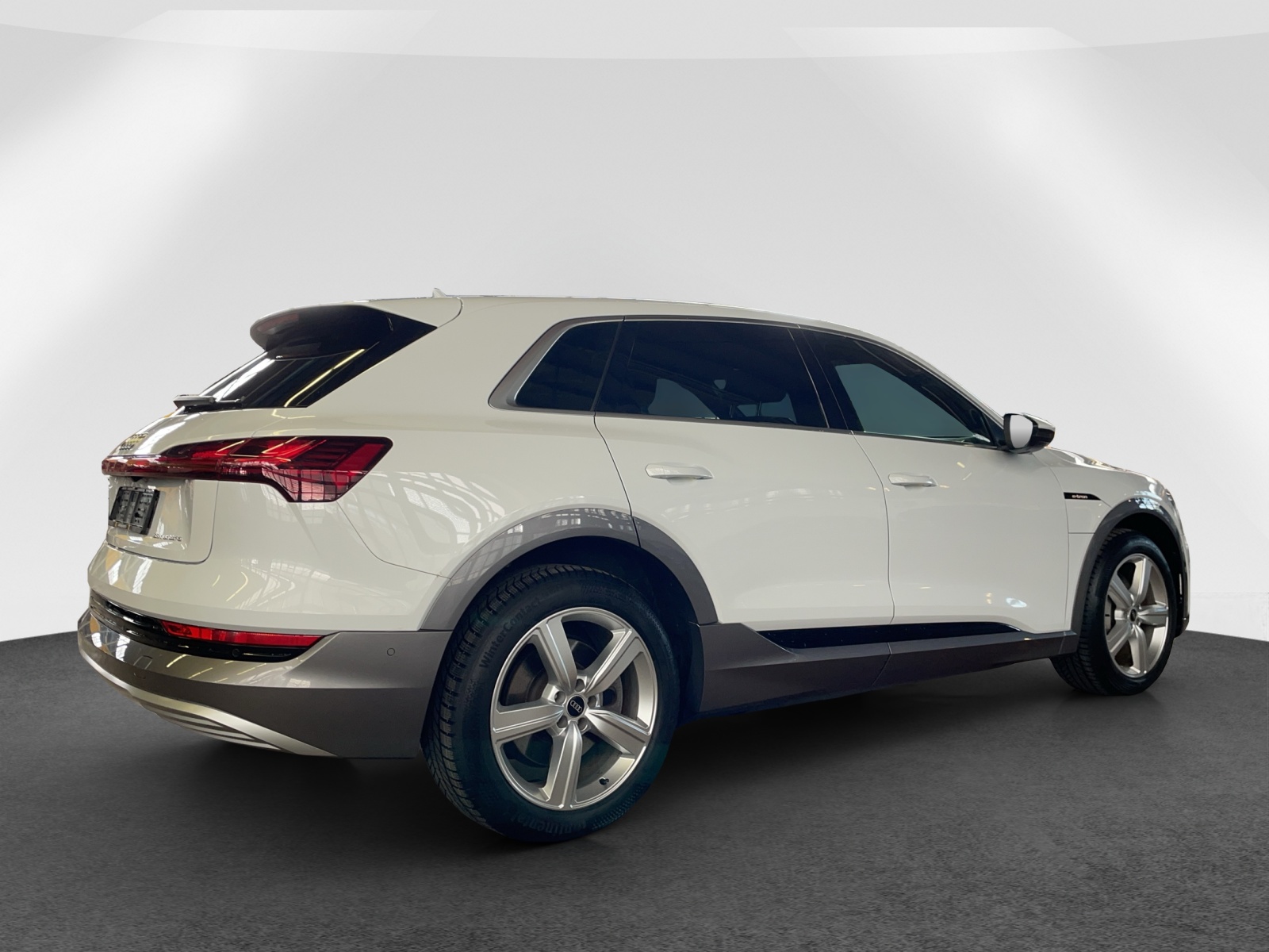 AUDI e-tron 55 Advanced quattro-image-6