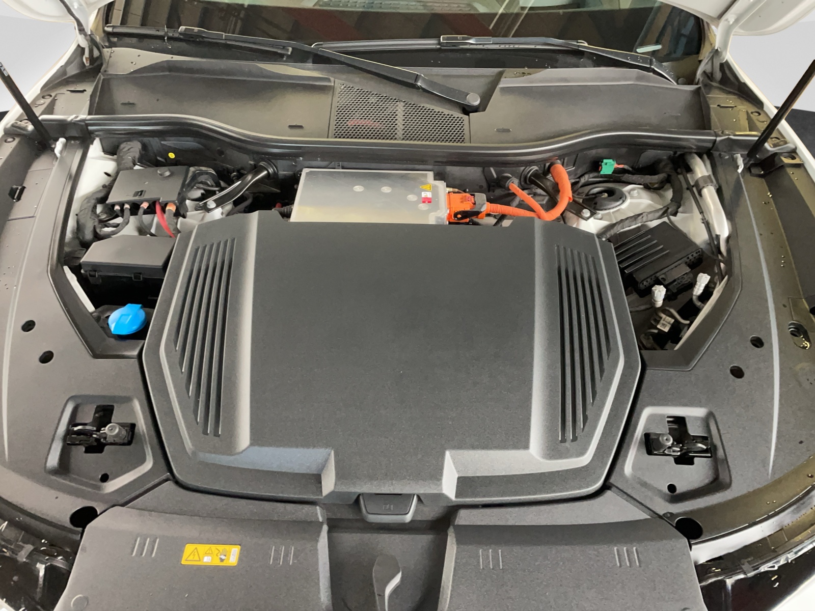 AUDI e-tron 55 Advanced quattro-image-16