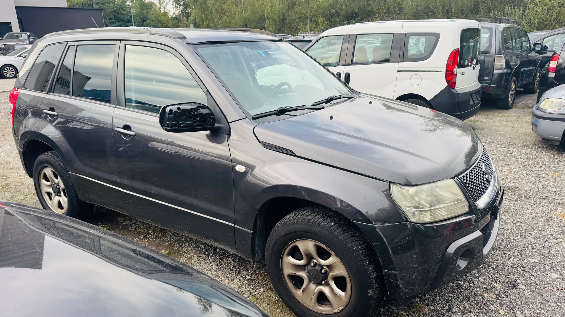 SUZUKI Grand Vitara 1.9 TD GL Top Barry-image-2