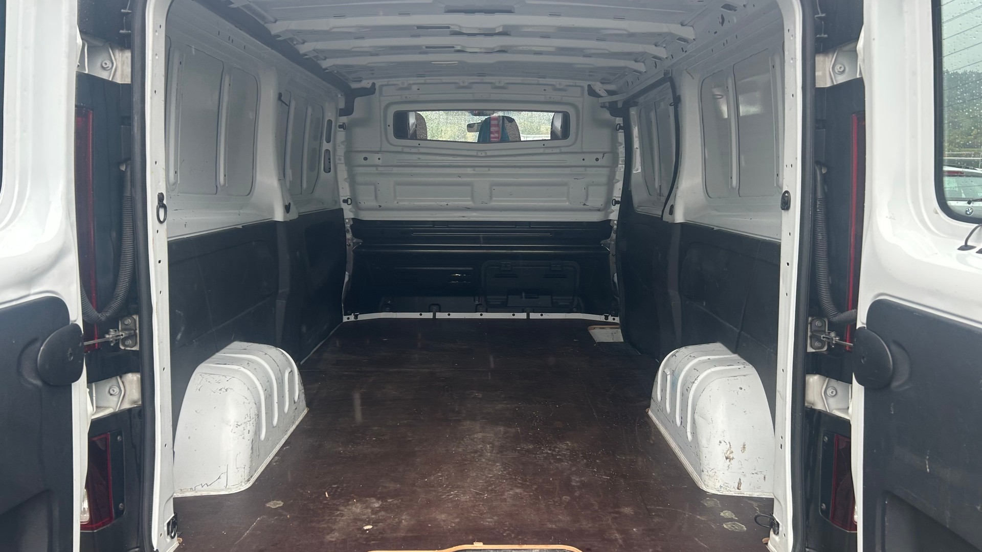 NISSAN NV300 dCi 120 2.9 L2H1 Pro-image-24
