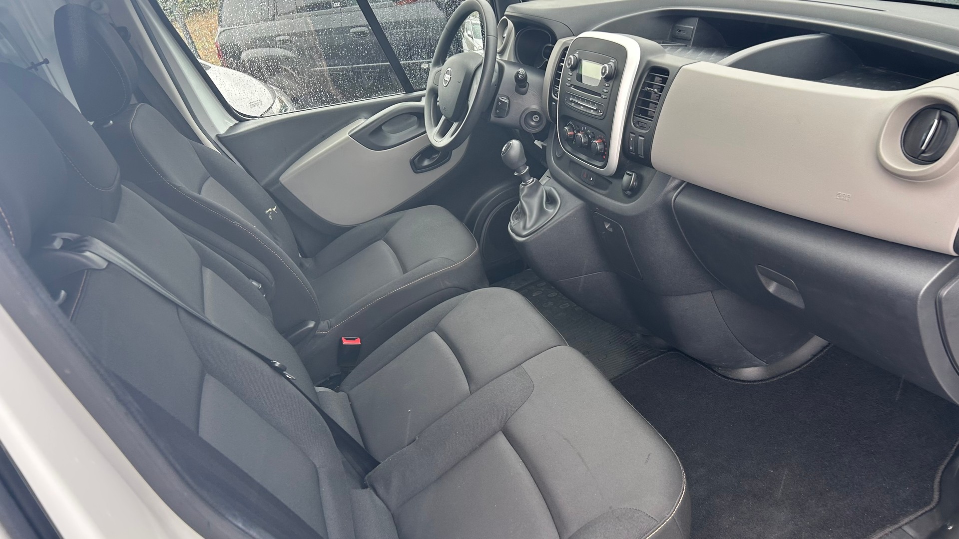 NISSAN NV300 dCi 120 2.9 L2H1 Pro-image-9