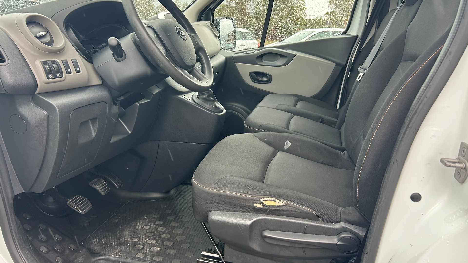 NISSAN NV300 dCi 120 2.9 L2H1 Pro-image-8