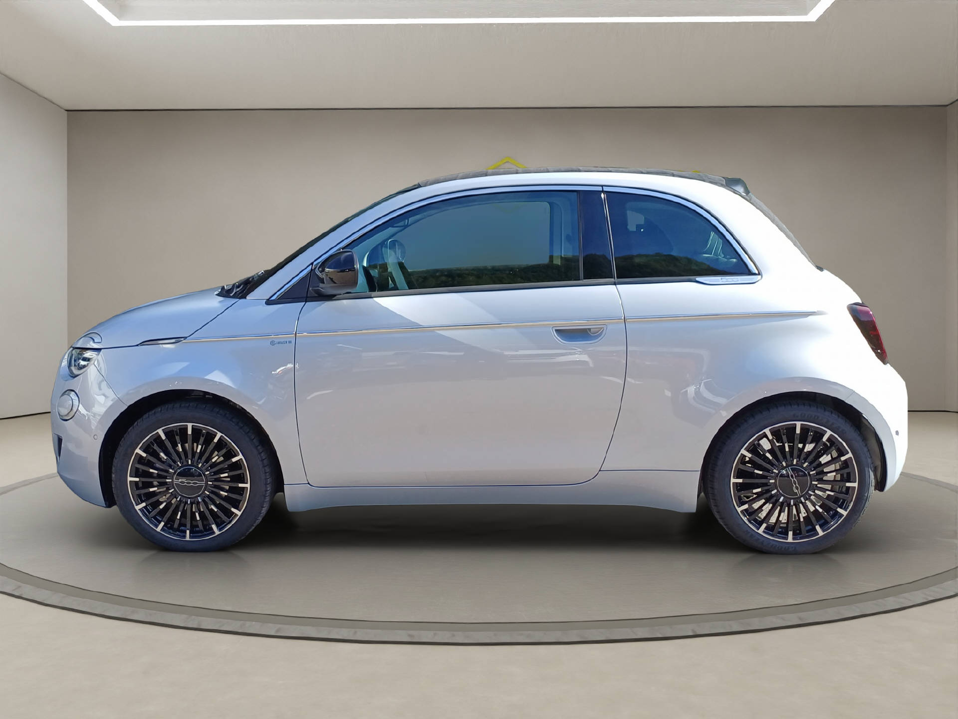 FIAT 500 Cabrio La Prima-image-2