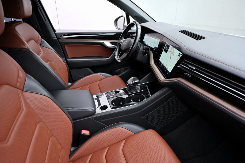 VW Touareg 3.0 TSI eHybrid AtmosphereTiptronic-image-4