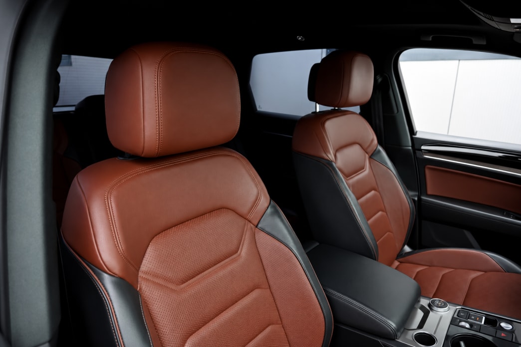 VW Touareg 3.0 TSI eHybrid AtmosphereTiptronic-image-5