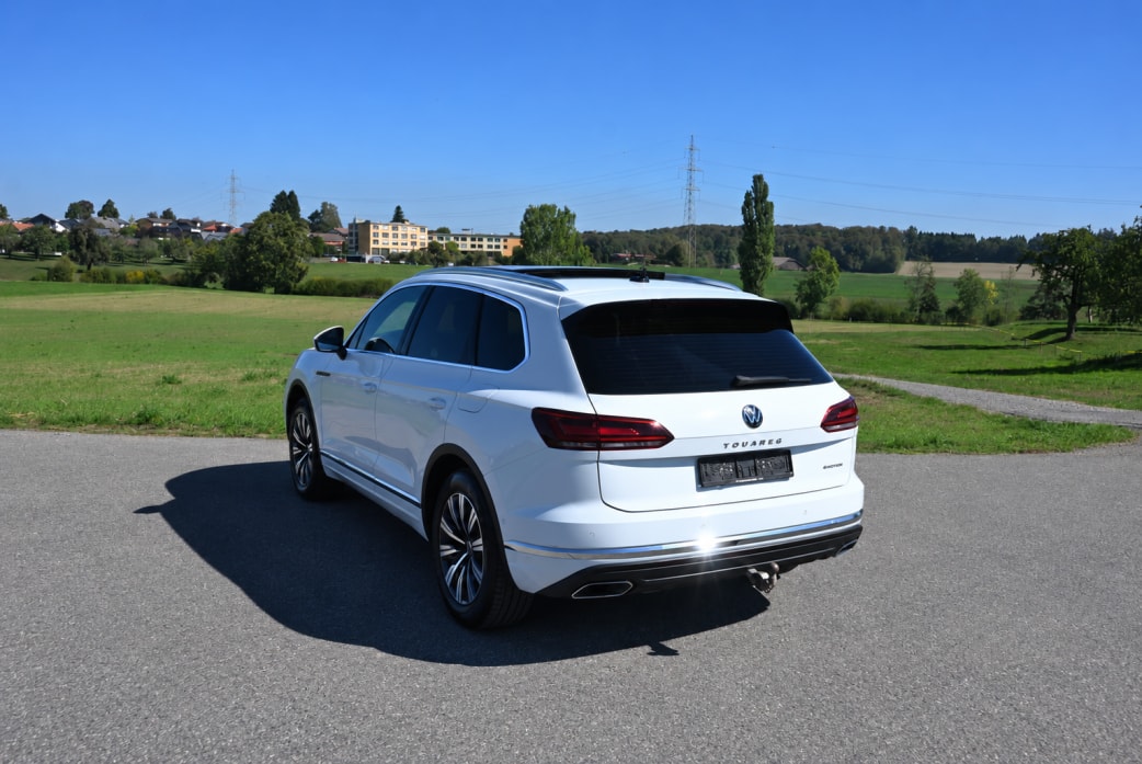 VW Touareg 3.0 TSI eHybrid AtmosphereTiptronic-image-3