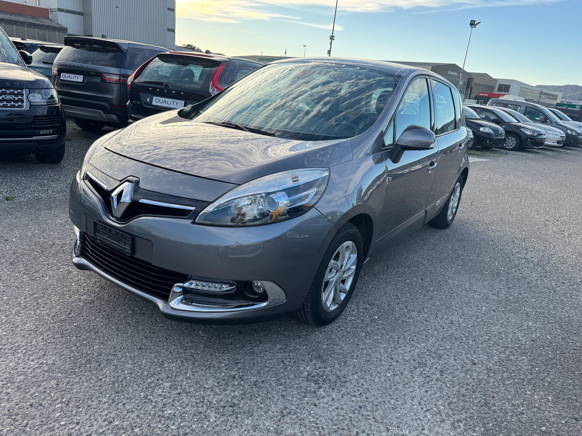 RENAULT Scénic 2.0 16V Dynamique X-Tronic CVT-image-1