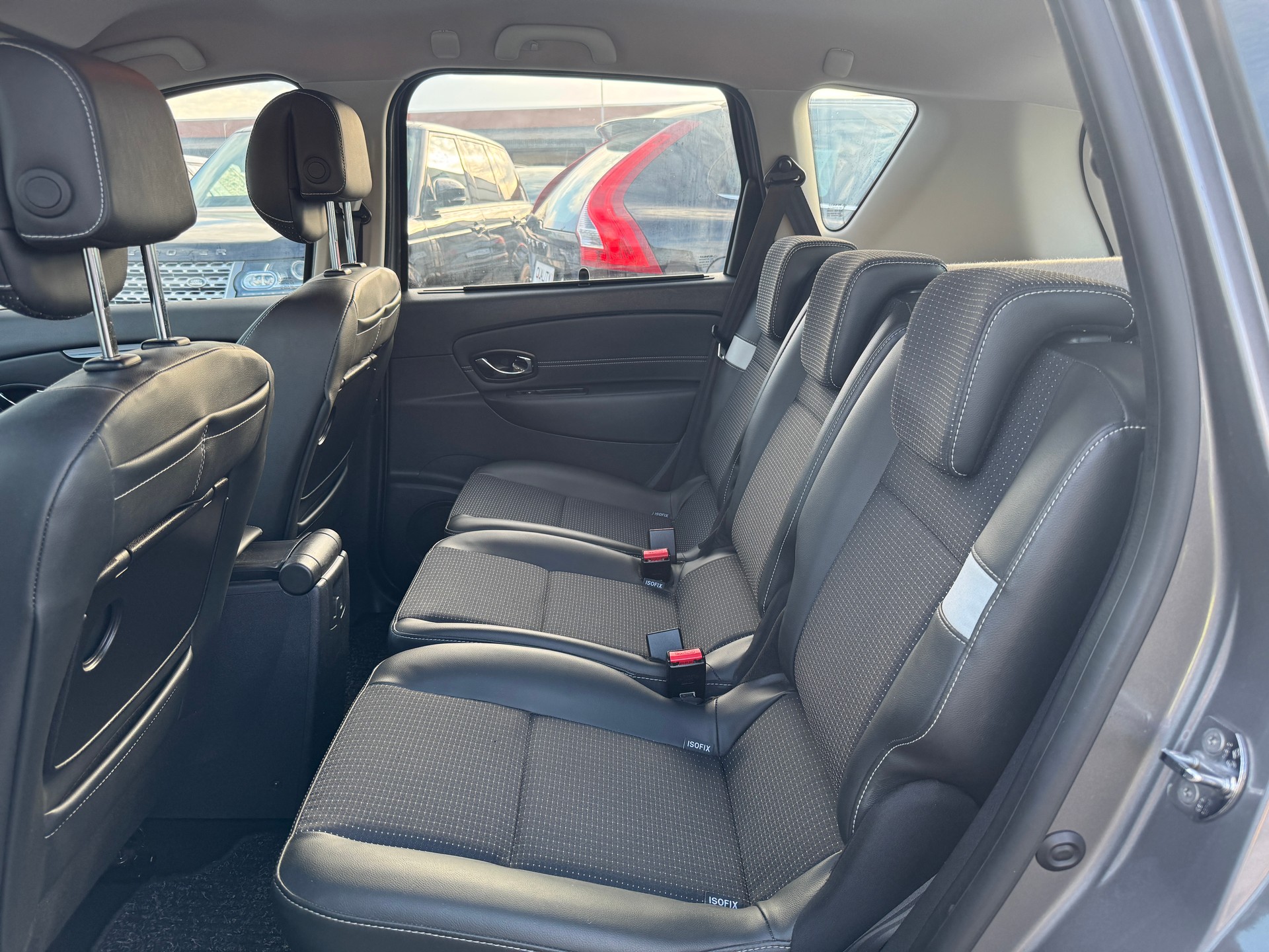 RENAULT Scénic 2.0 16V Dynamique X-Tronic CVT-image-9