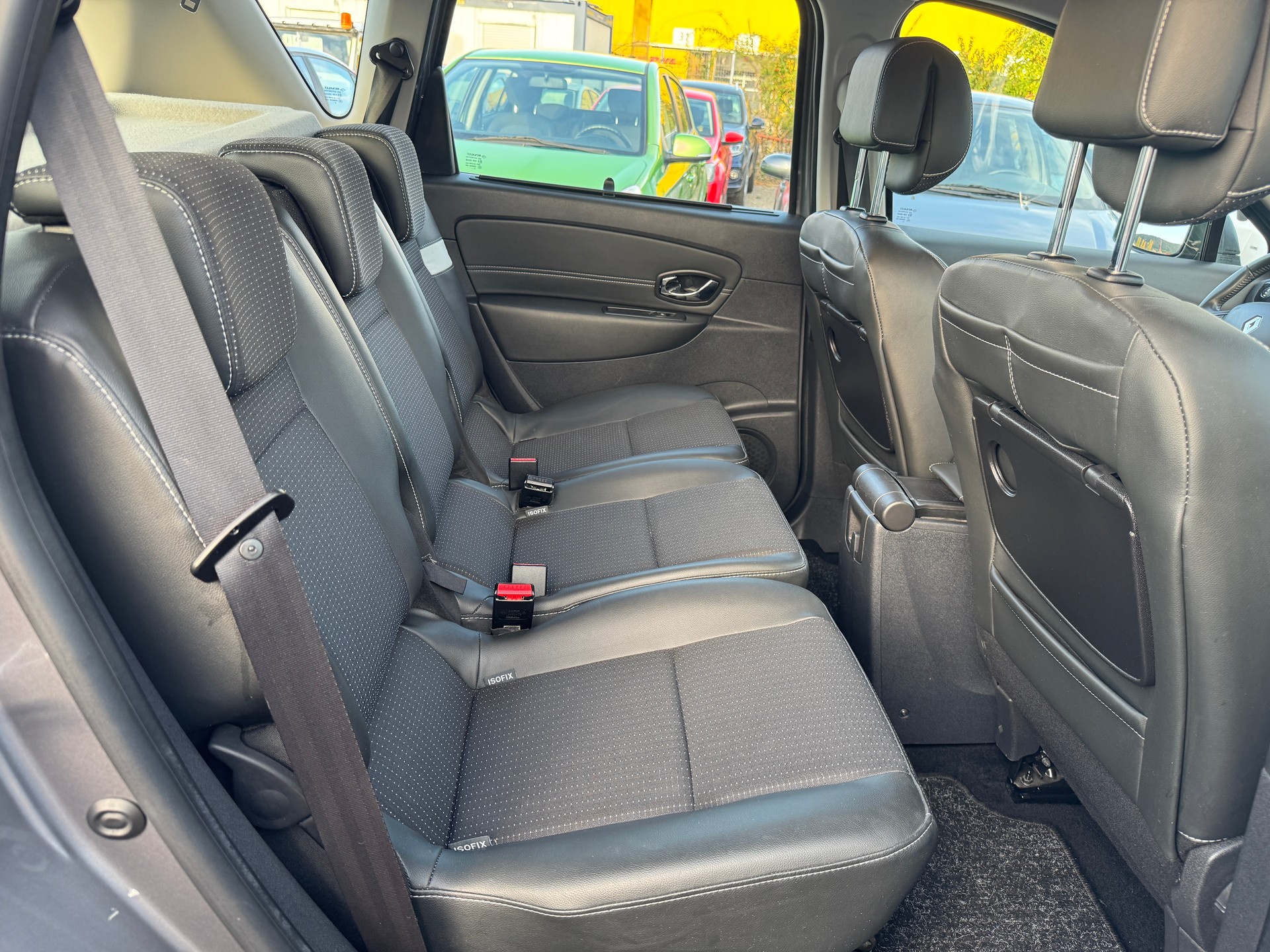 RENAULT Scénic 2.0 16V Dynamique X-Tronic CVT-image-11
