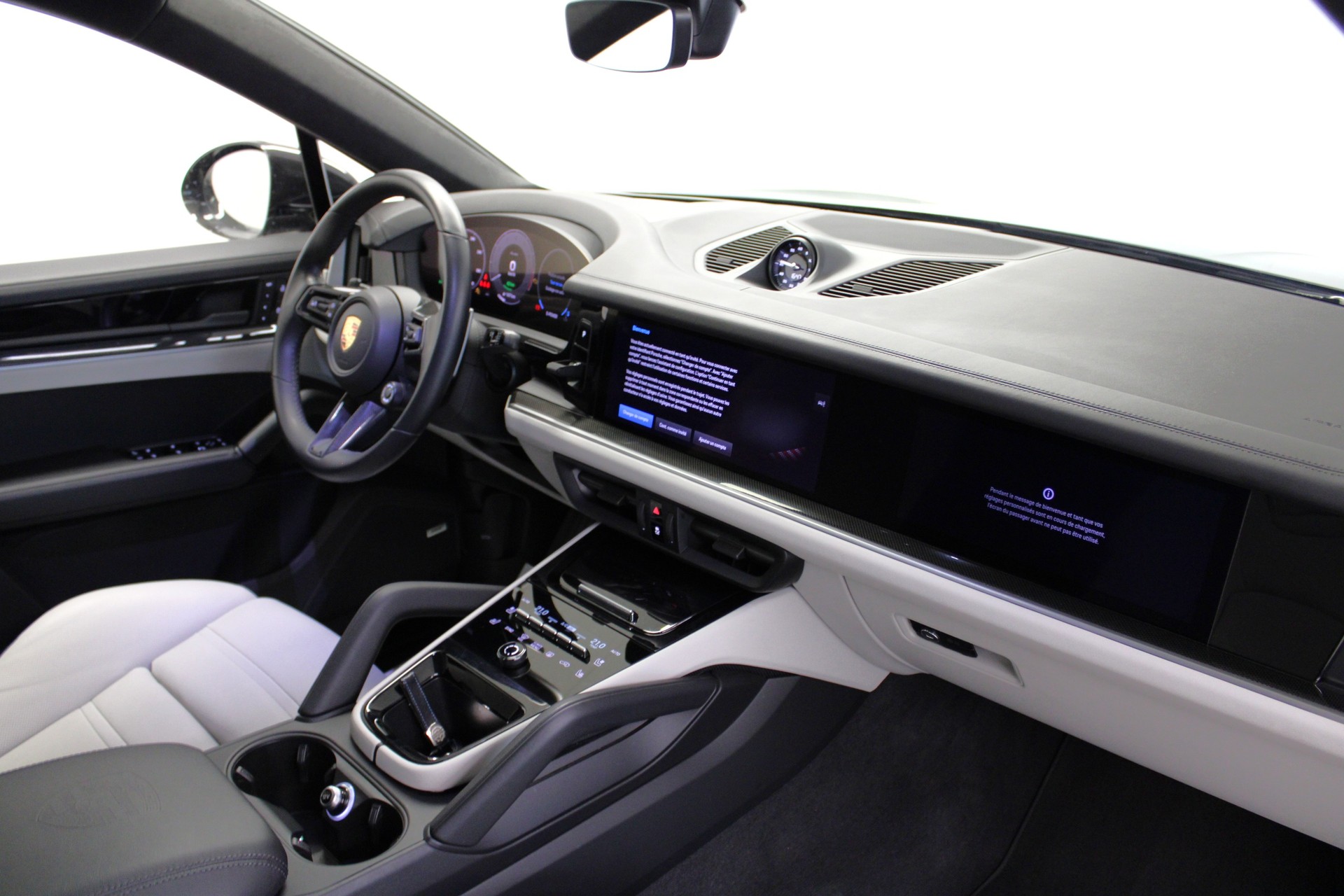 PORSCHE Cayenne Coupé Turbo E-Hybrid Tiptronic-image-6