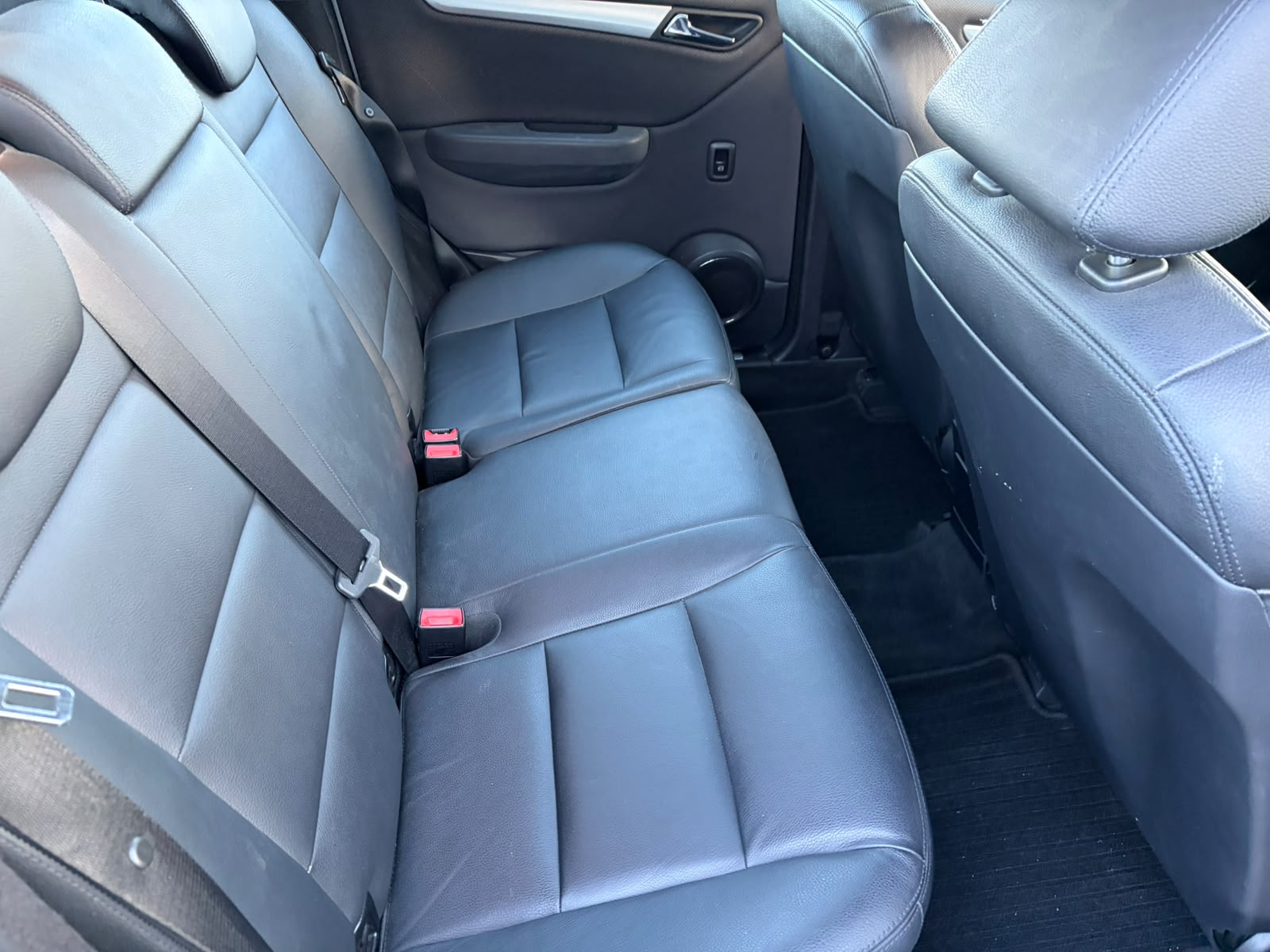 MERCEDES-BENZ A 200 Avantgarde Autotronic-image-15