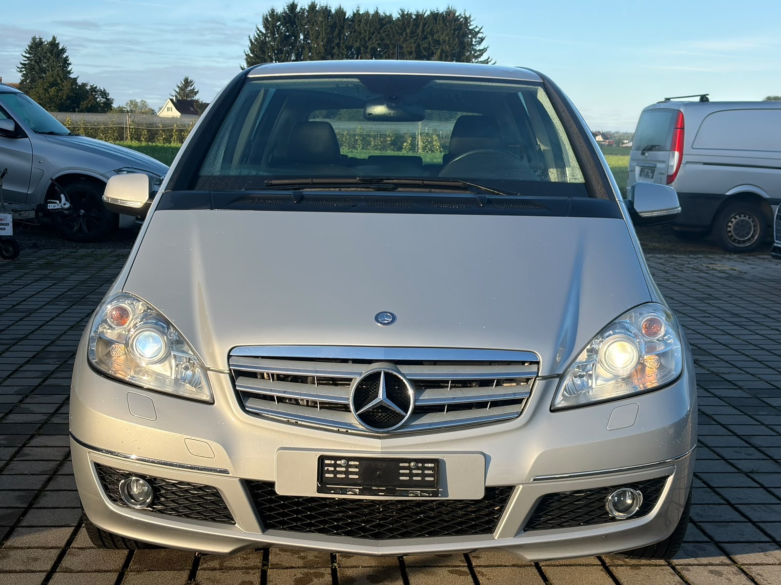 MERCEDES-BENZ A 200 Avantgarde Autotronic-image-1