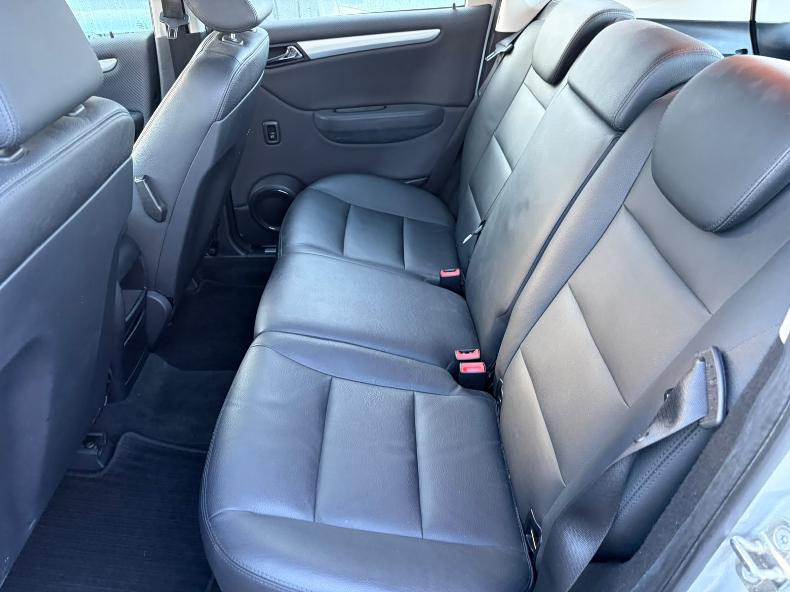 MERCEDES-BENZ A 200 Avantgarde Autotronic-image-14