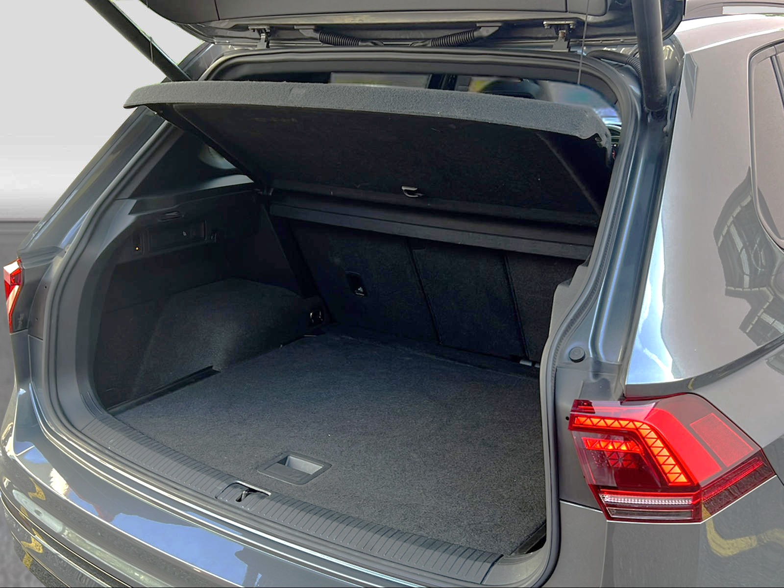 VW Tiguan 2.0 TDI SCR Highline 4Motion DSG-image-6