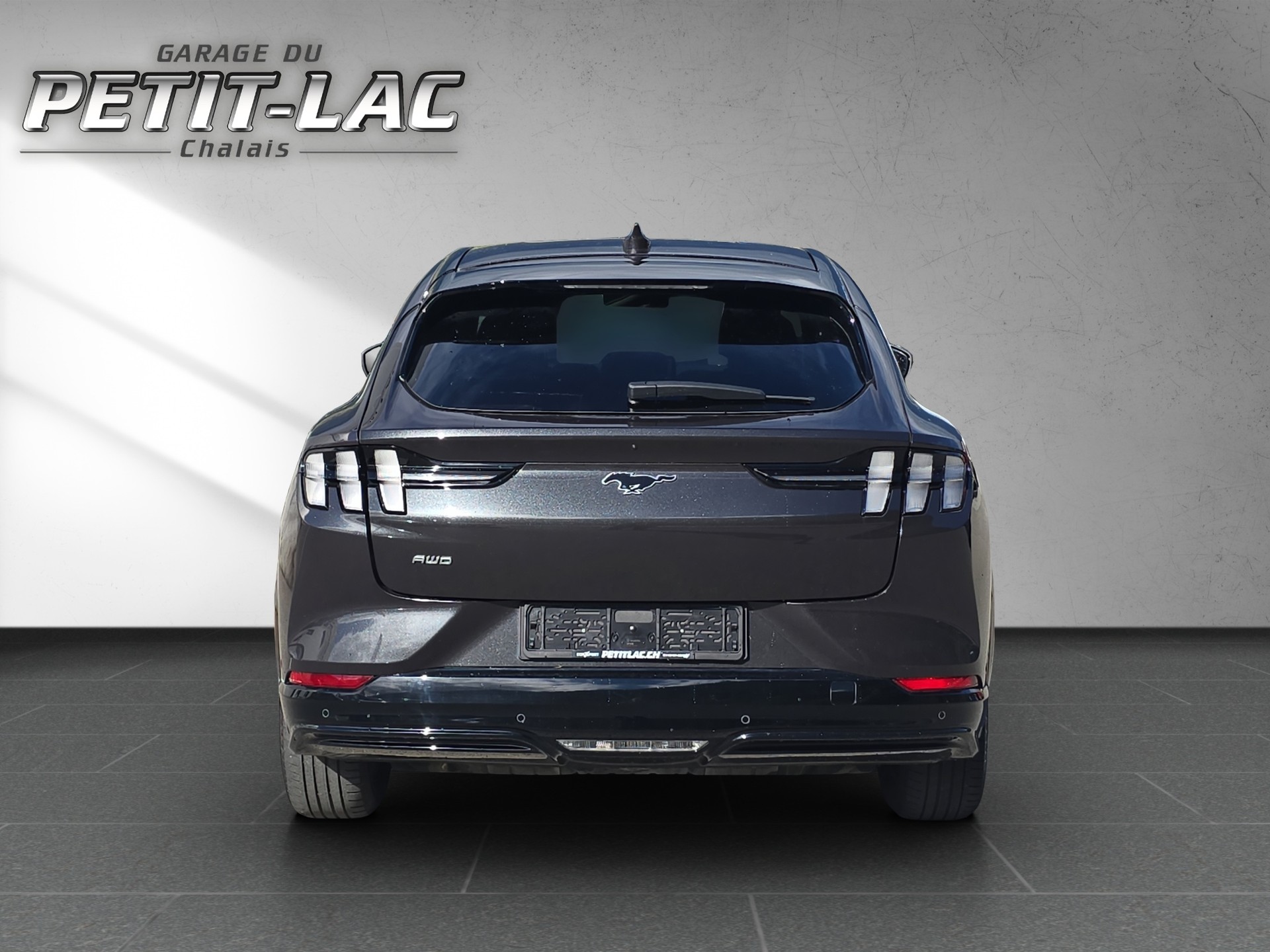 FORD Mustang MACH-E Premium AWD 72.6 kWh-image-4