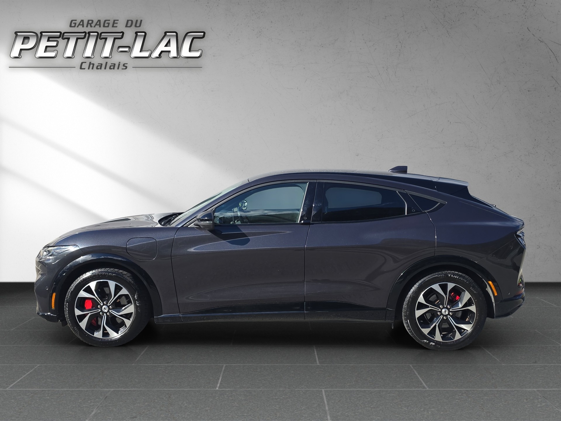 FORD Mustang MACH-E Premium AWD 72.6 kWh-image-6