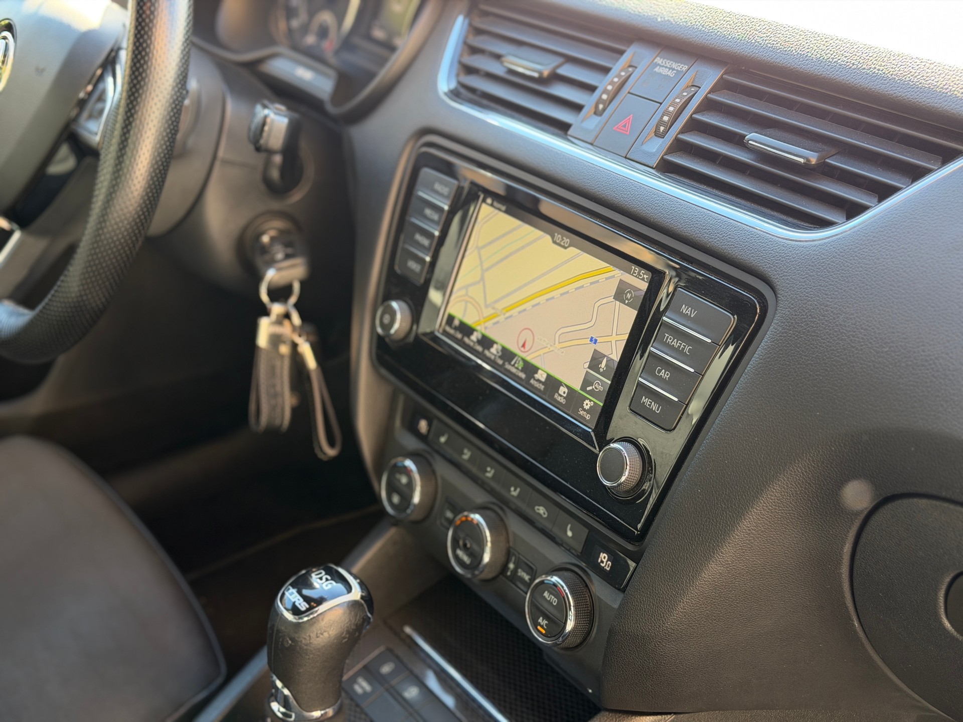 SKODA Octavia Combi 2.0 TDI RS 4x4 DSG-image-30