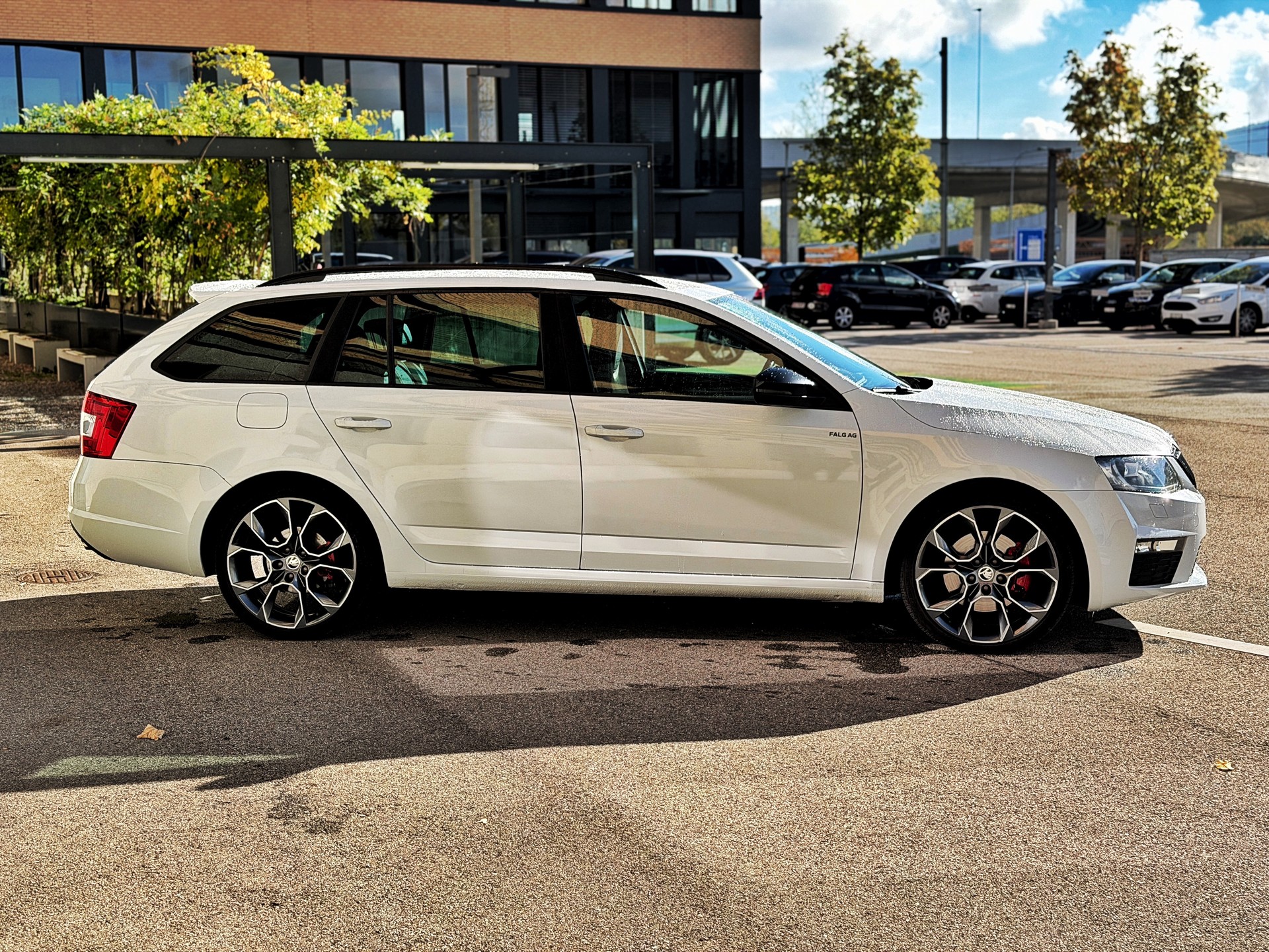 SKODA Octavia Combi 2.0 TDI RS 4x4 DSG-image-6