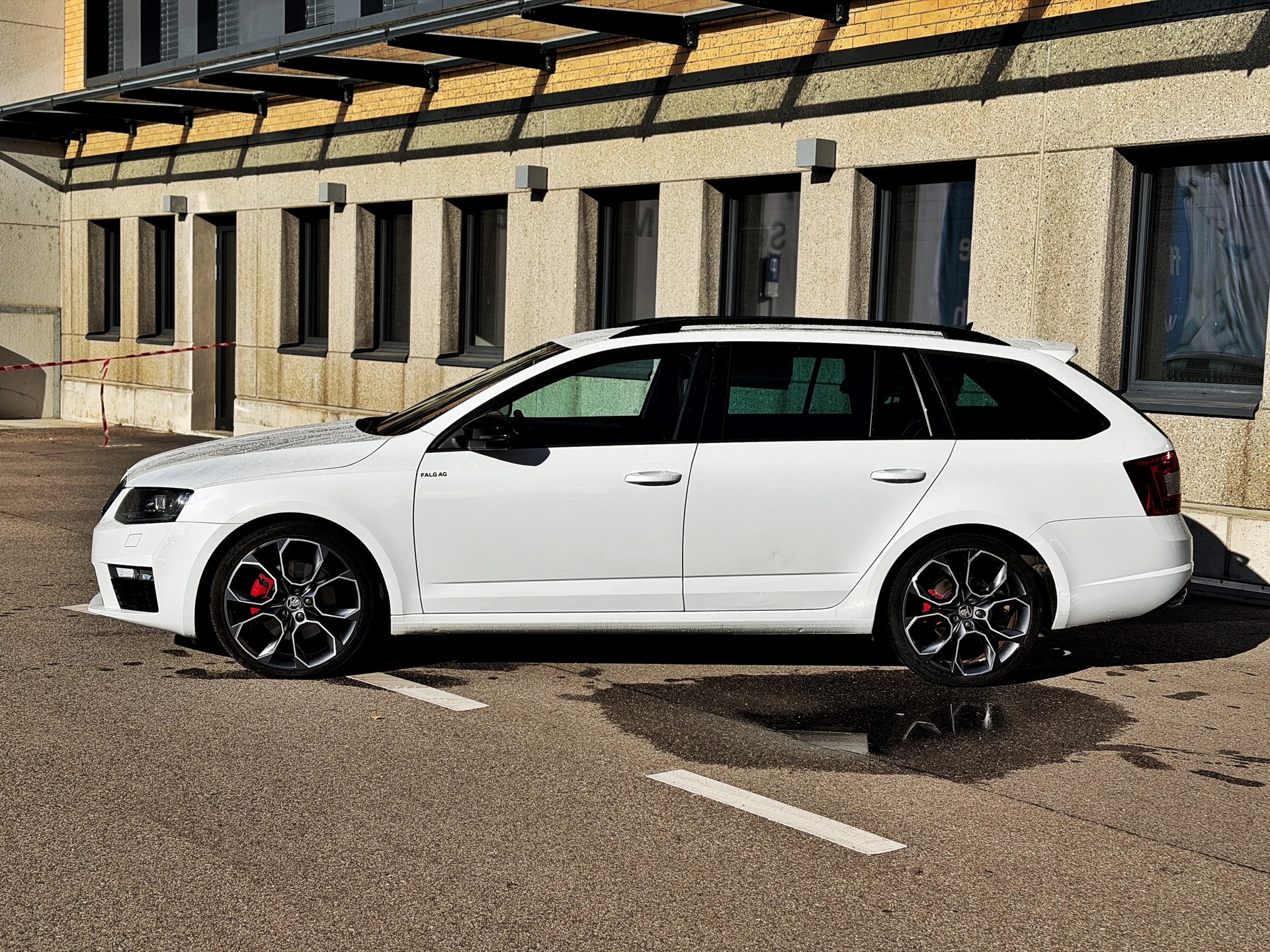 SKODA Octavia Combi 2.0 TDI RS 4x4 DSG-image-1