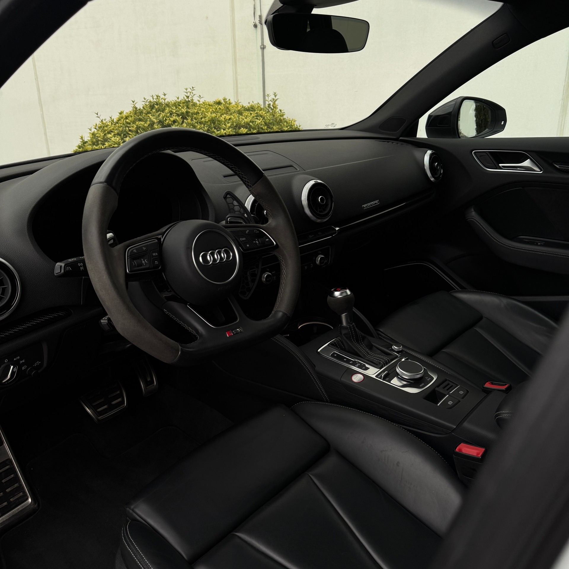 AUDI RS3 Sportback 2.5 TSI quattro S-tronic-image-7