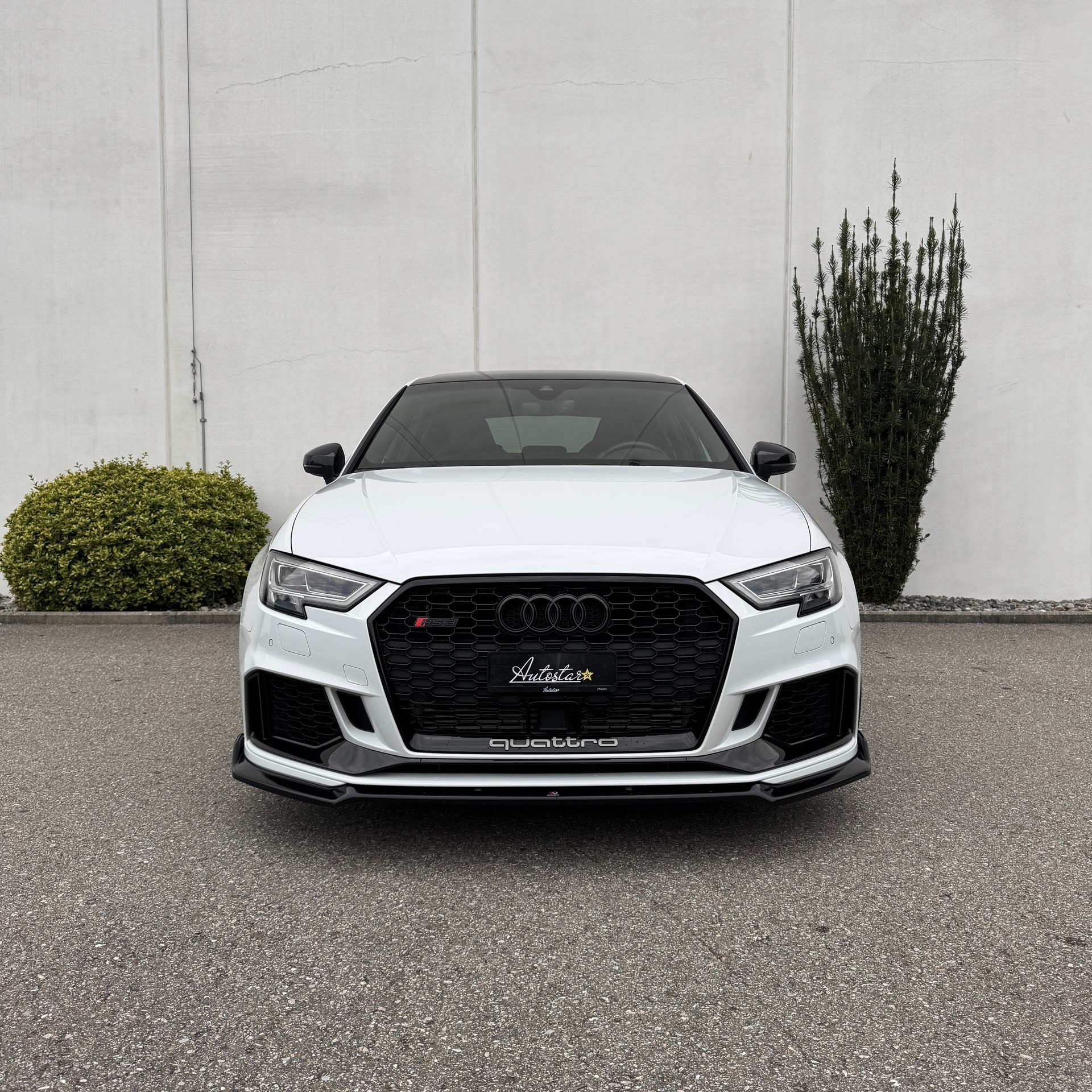 AUDI RS3 Sportback 2.5 TSI quattro S-tronic-image-2