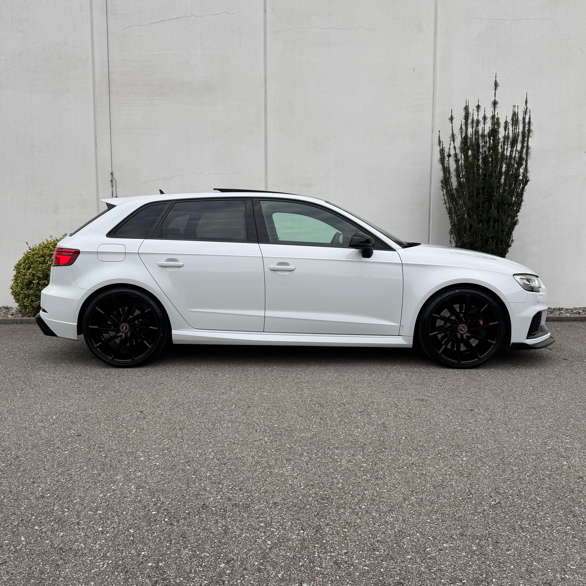 AUDI RS3 Sportback 2.5 TSI quattro S-tronic-image-3