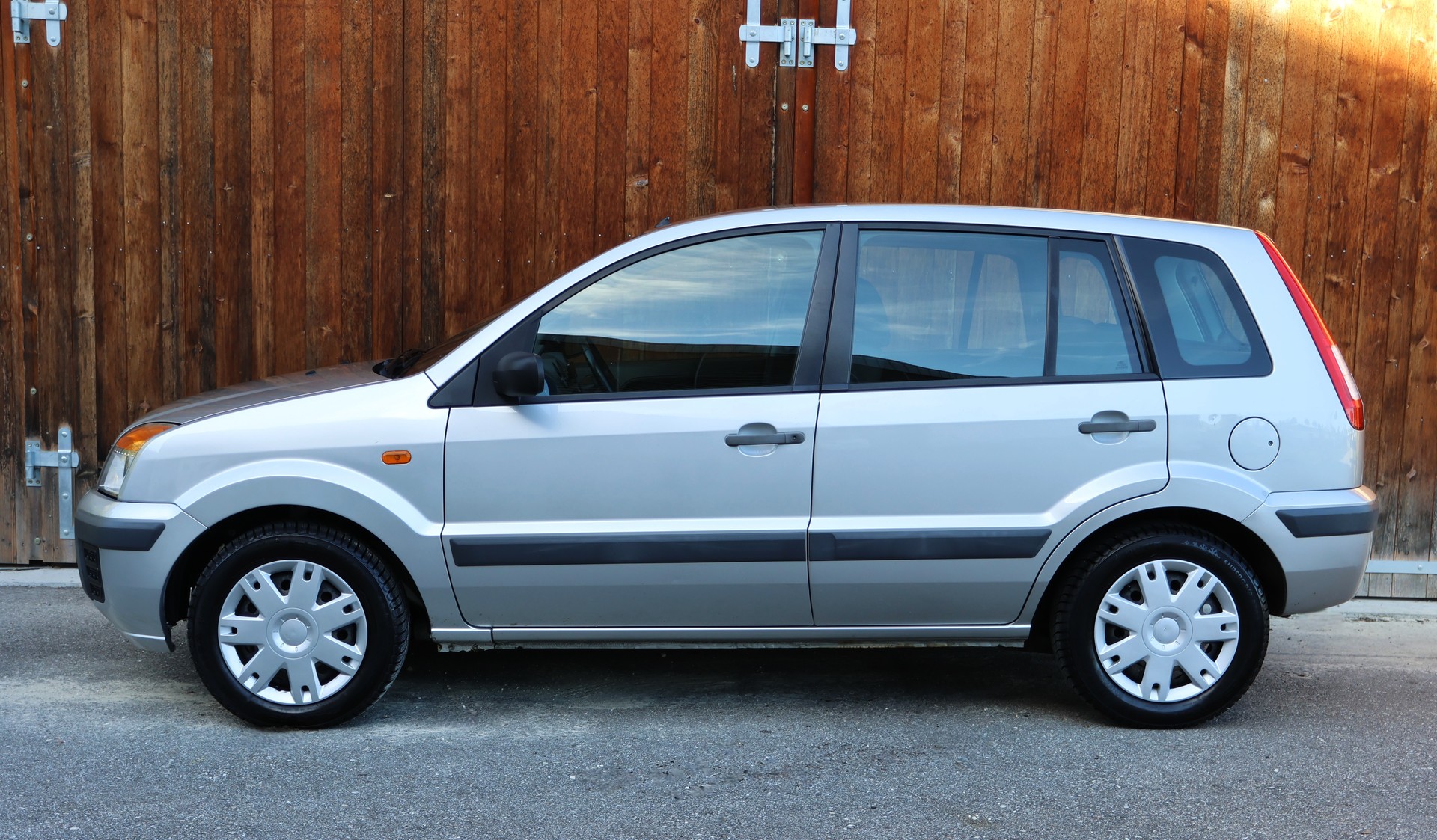 FORD Fusion 1.6 16V Trend-image-1