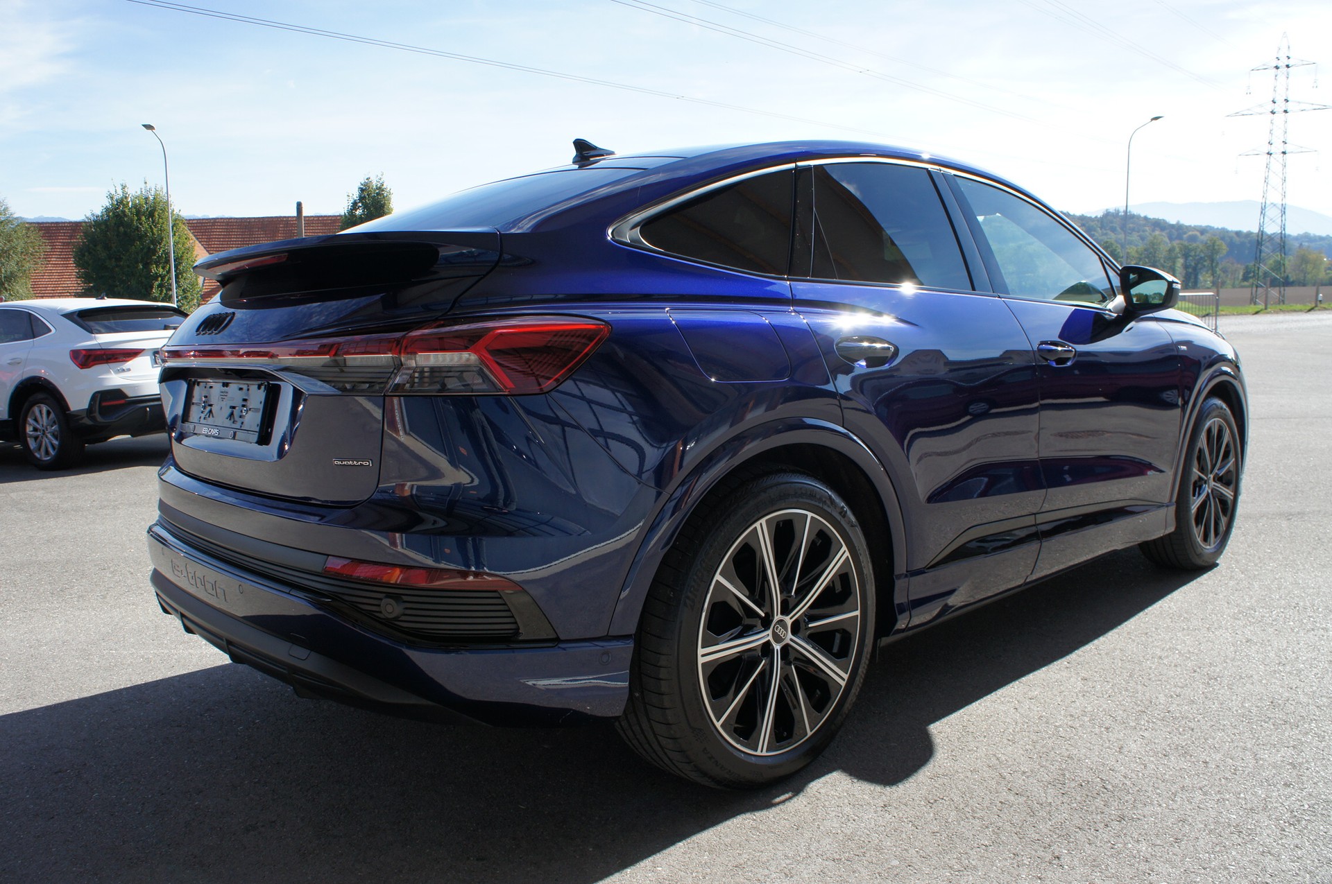 AUDI Q4 Sportback e-tron 50 quattro-image-4