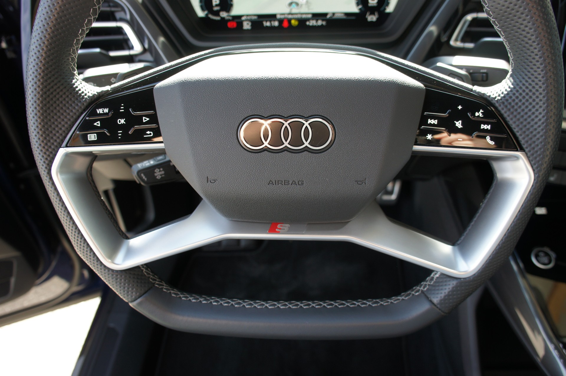 AUDI Q4 Sportback e-tron 50 quattro-image-23