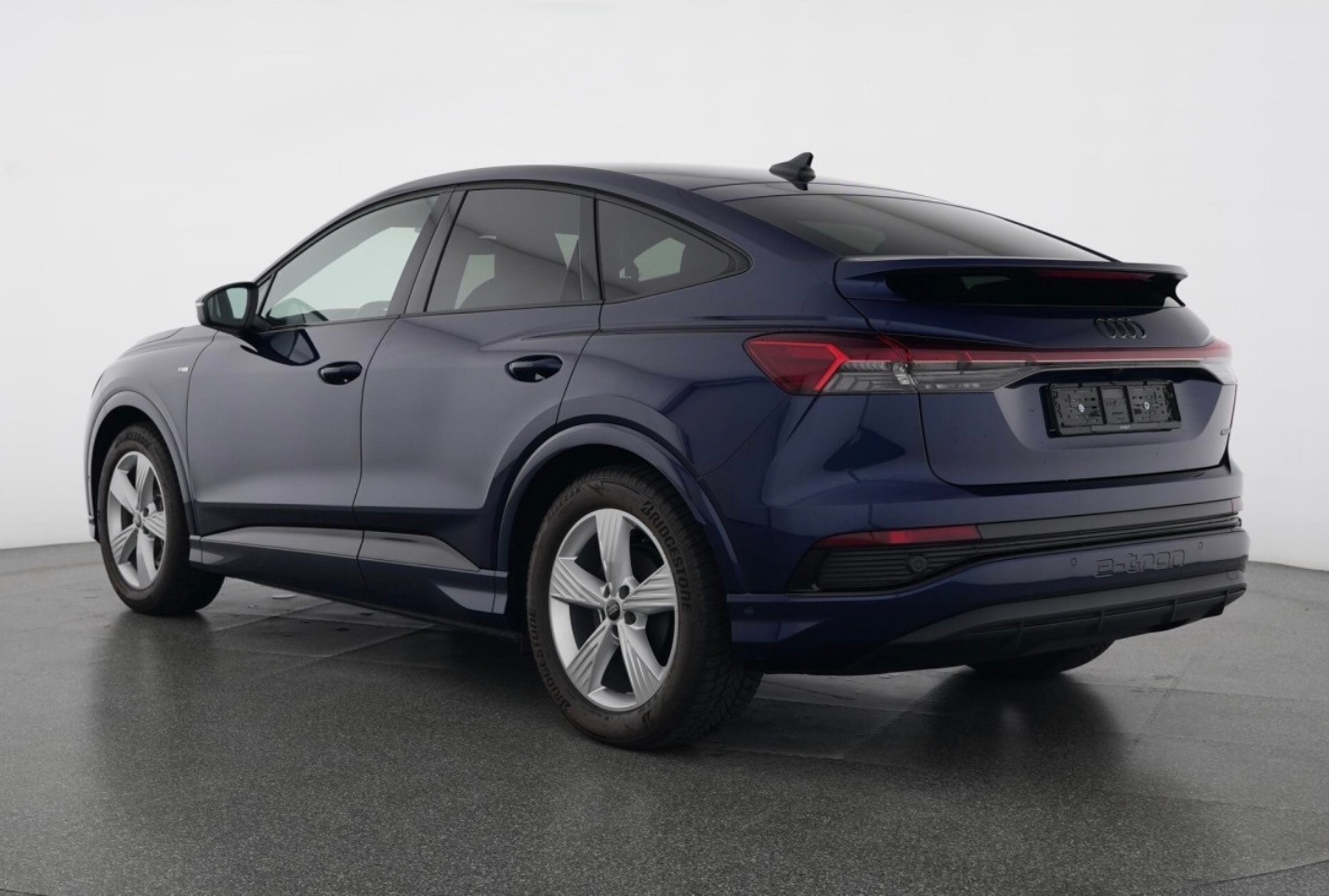 AUDI Q4 Sportback e-tron 50 quattro-image-1