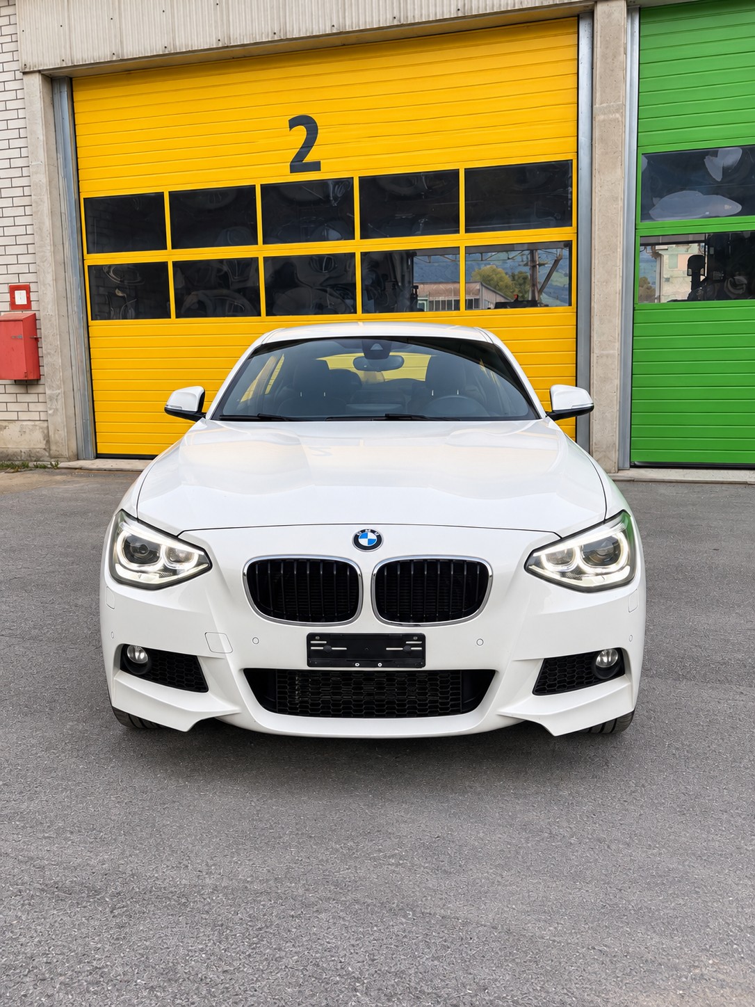 BMW 120d xDrive-image-0