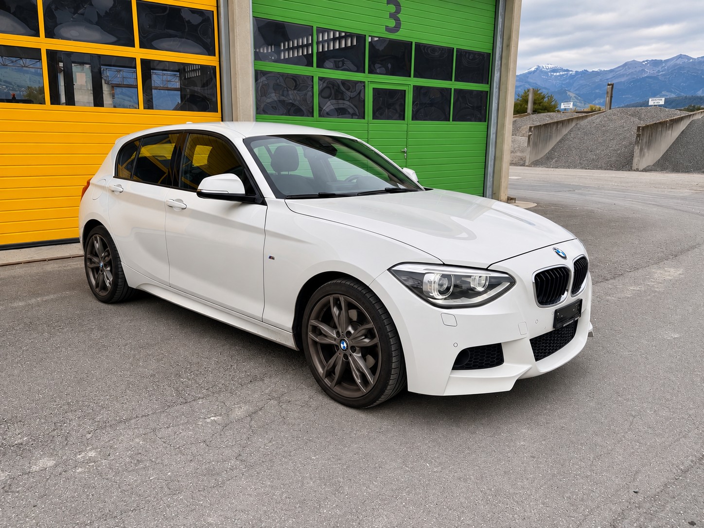 BMW 120d xDrive-image-4