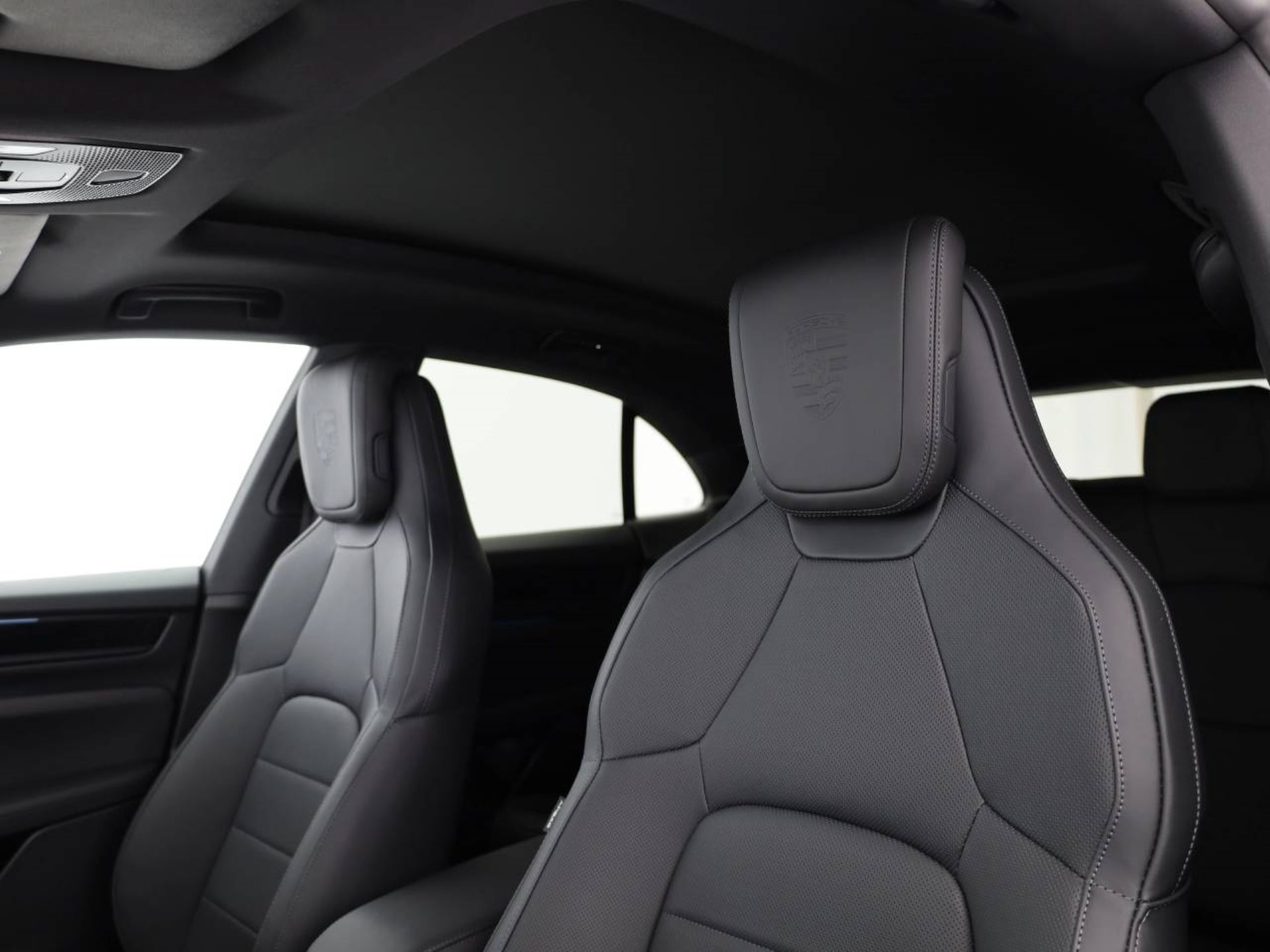 PORSCHE Macan 4-image-16
