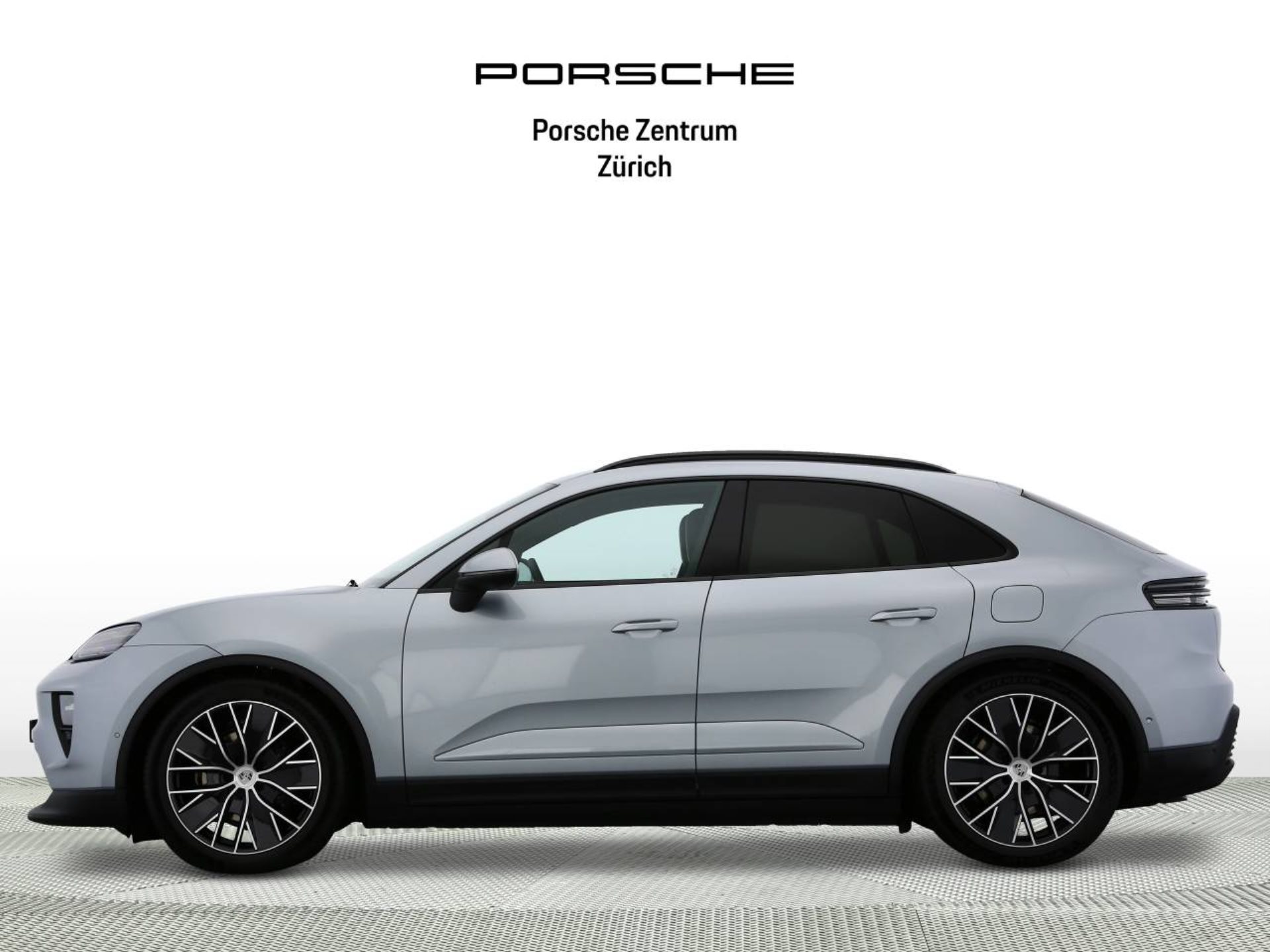 PORSCHE Macan 4-image-1