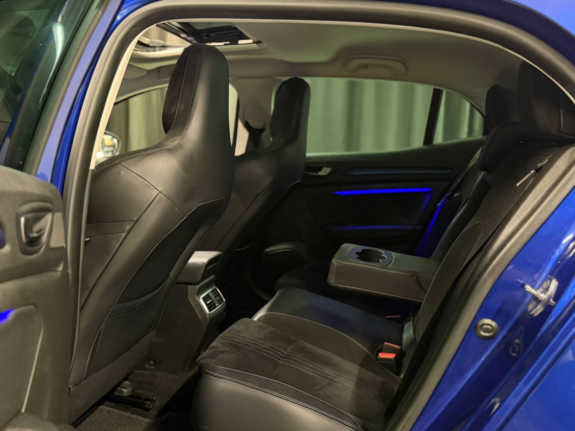 RENAULT Mégane 1.6 16V Turbo GT EDC-image-7