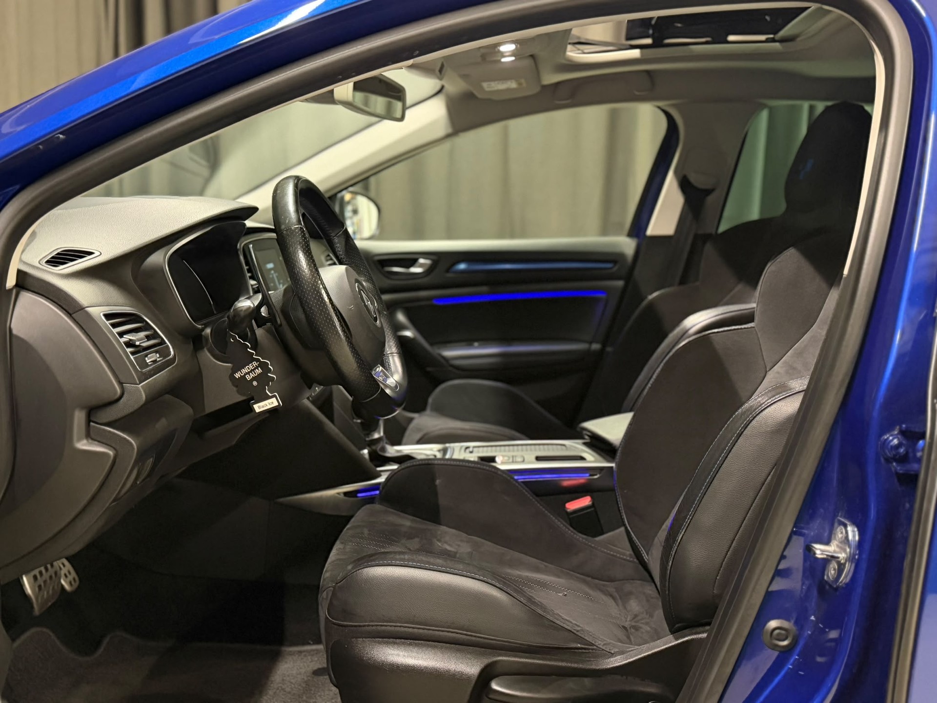 RENAULT Mégane 1.6 16V Turbo GT EDC-image-6