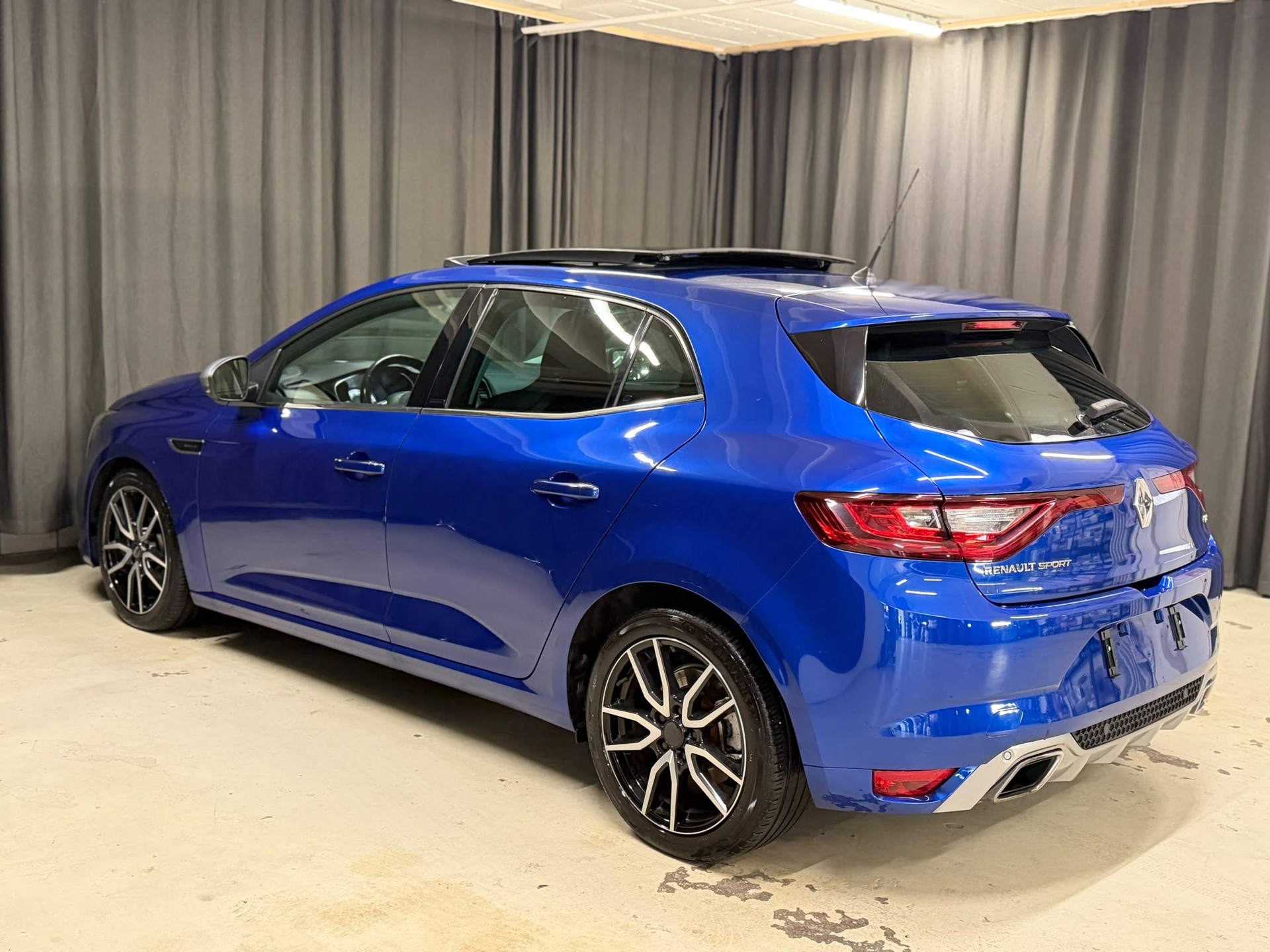 RENAULT Mégane 1.6 16V Turbo GT EDC-image-4