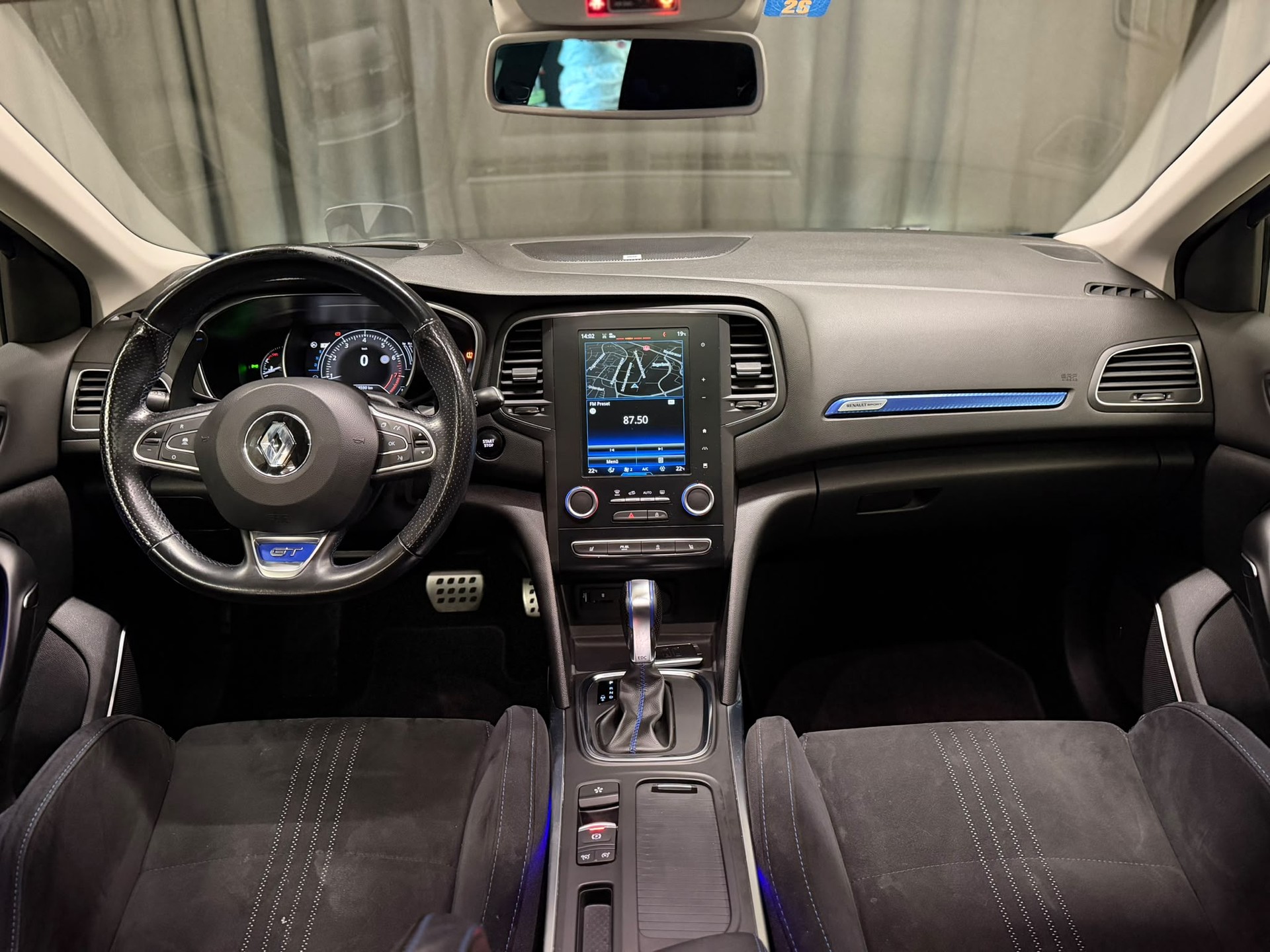 RENAULT Mégane 1.6 16V Turbo GT EDC-image-12