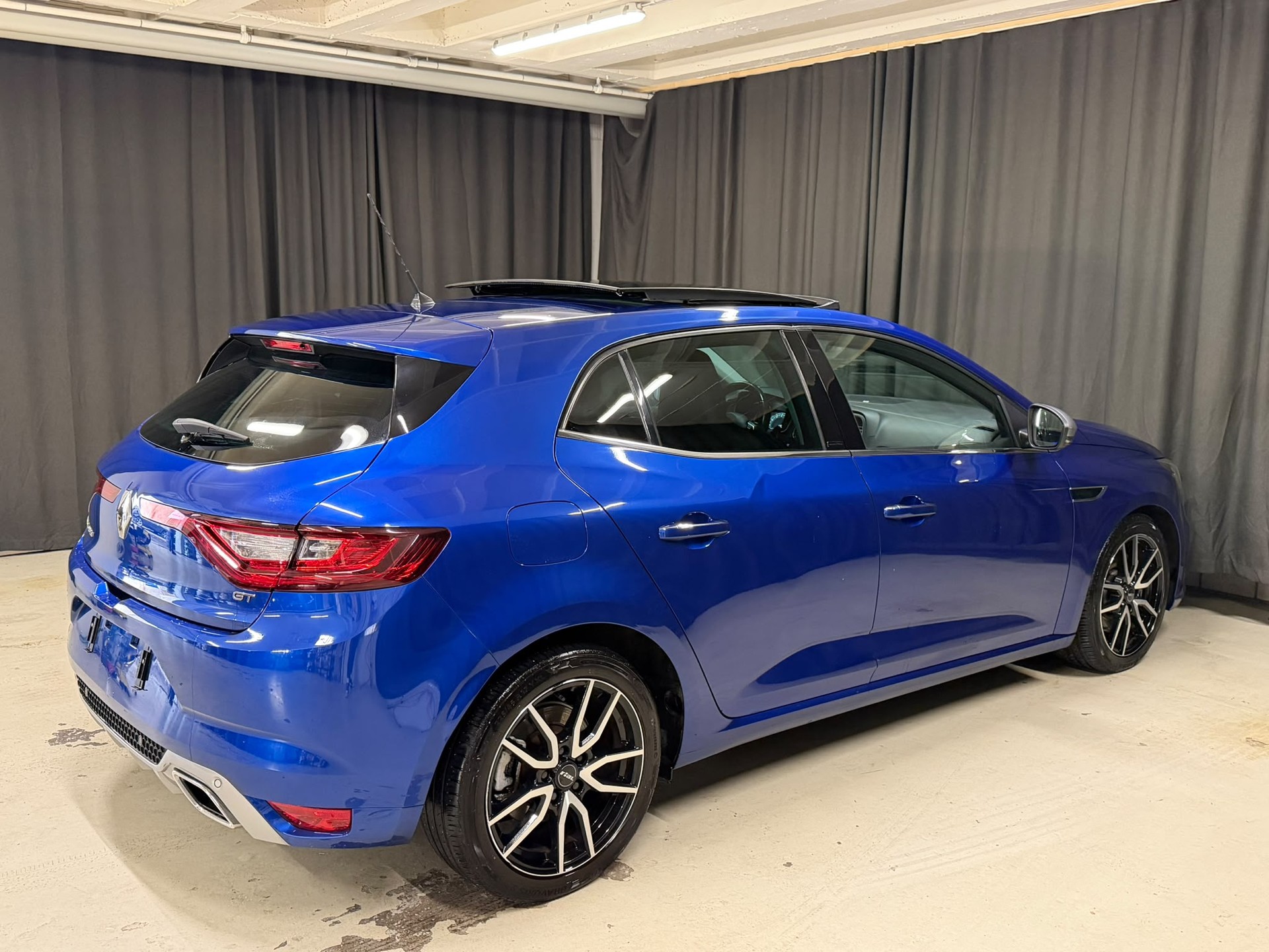 RENAULT Mégane 1.6 16V Turbo GT EDC-image-3