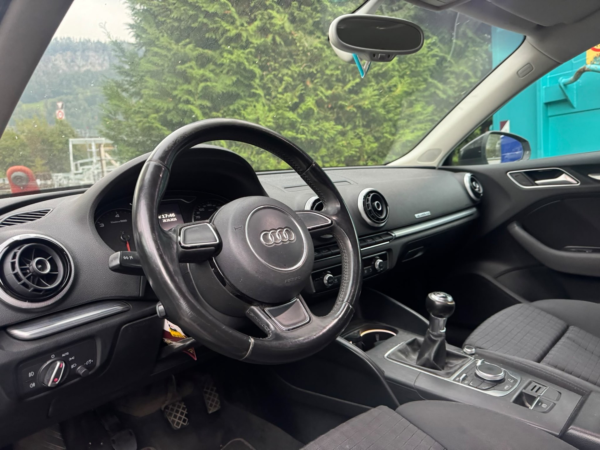 AUDI A3 Sportback 2.0 TDI Ambiente quattro-image-5