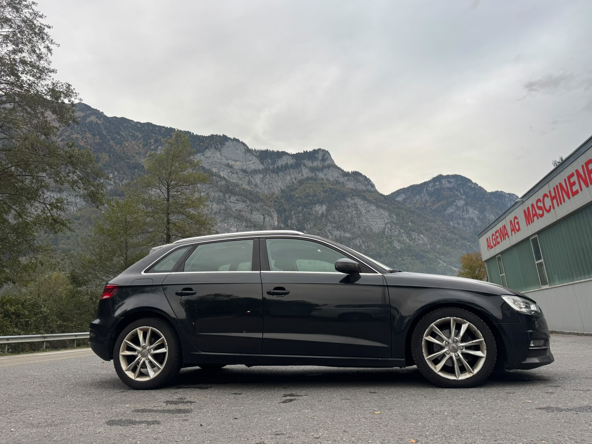 AUDI A3 Sportback 2.0 TDI Ambiente quattro-image-3