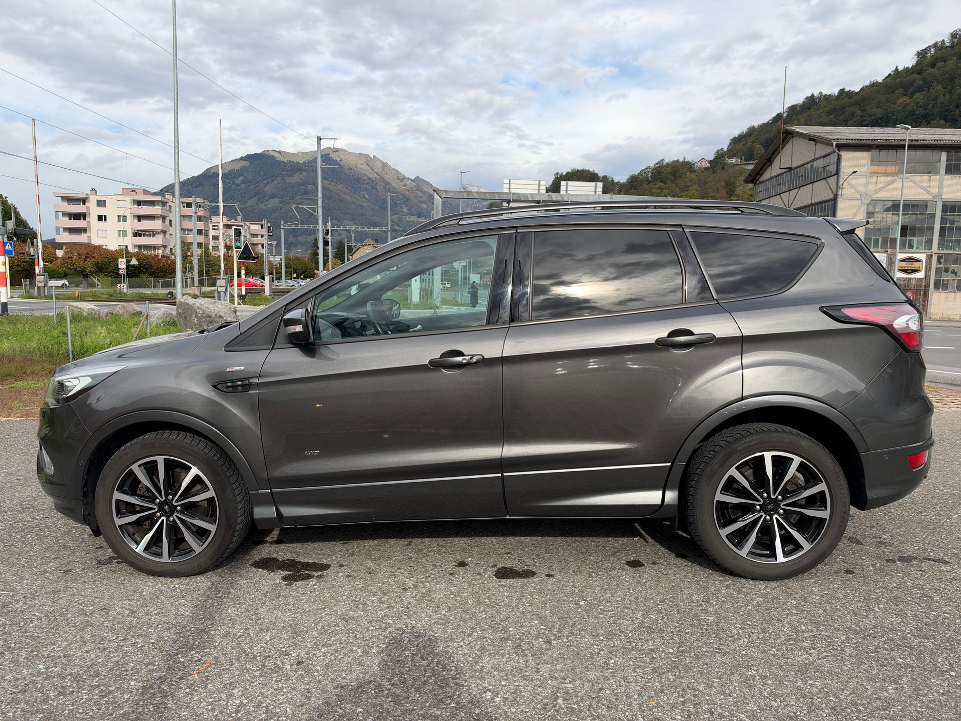 FORD Kuga 2.0 TDCi ST Line High 4WD PowerShift-image-6