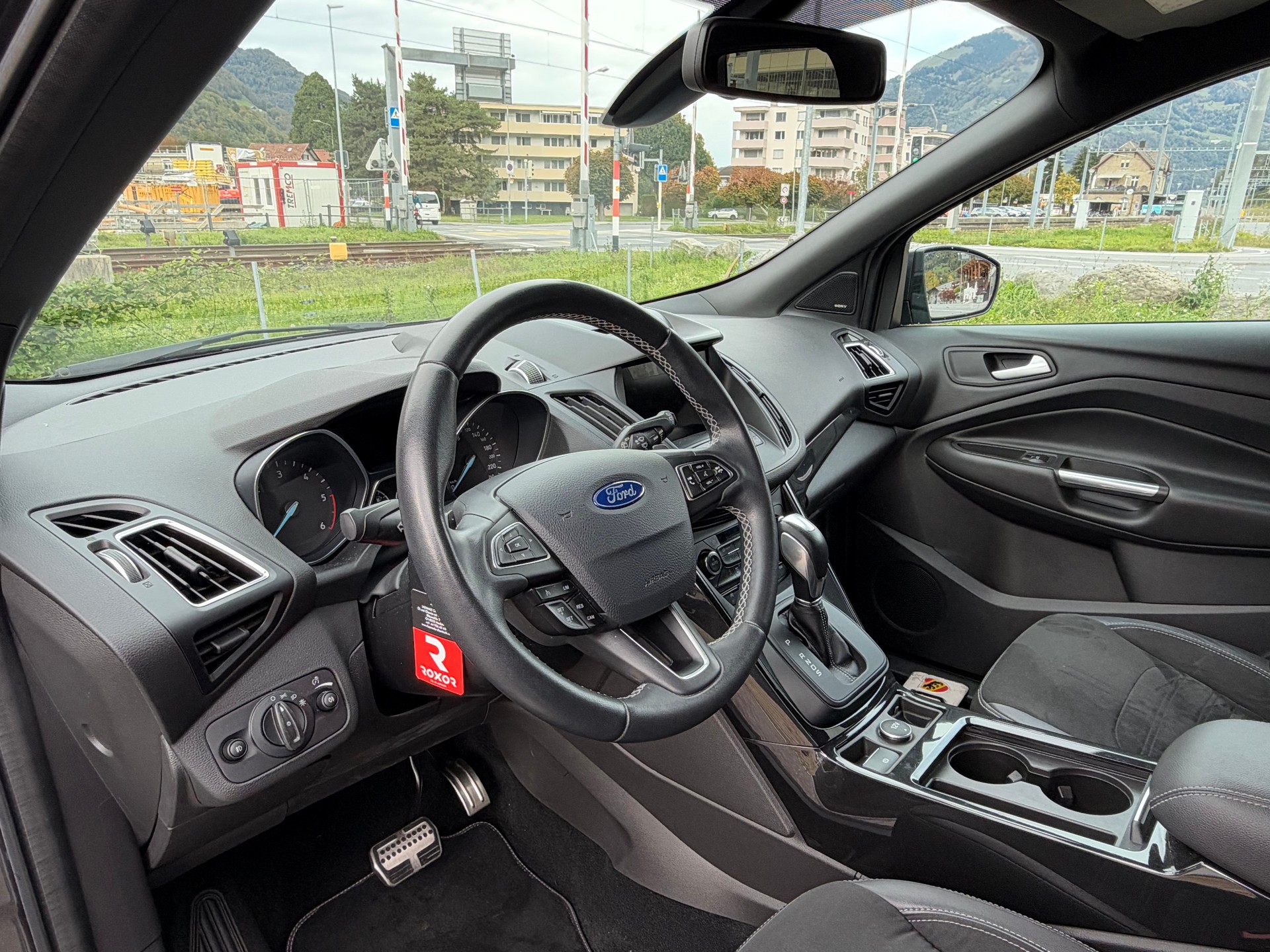FORD Kuga 2.0 TDCi ST Line High 4WD PowerShift-image-8