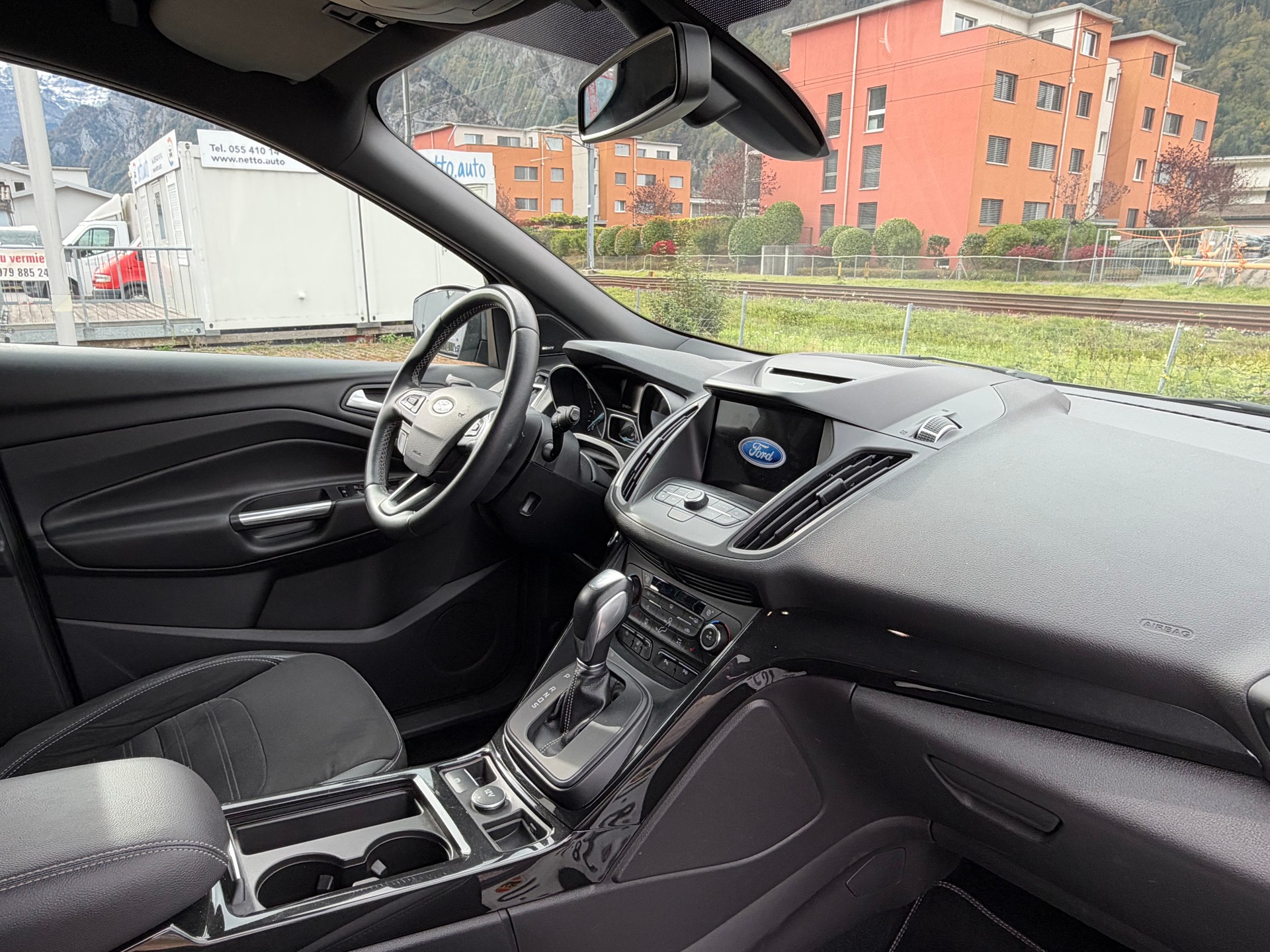 FORD Kuga 2.0 TDCi ST Line High 4WD PowerShift-image-12