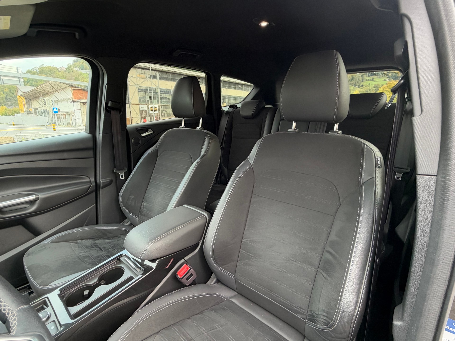 FORD Kuga 2.0 TDCi ST Line High 4WD PowerShift-image-10
