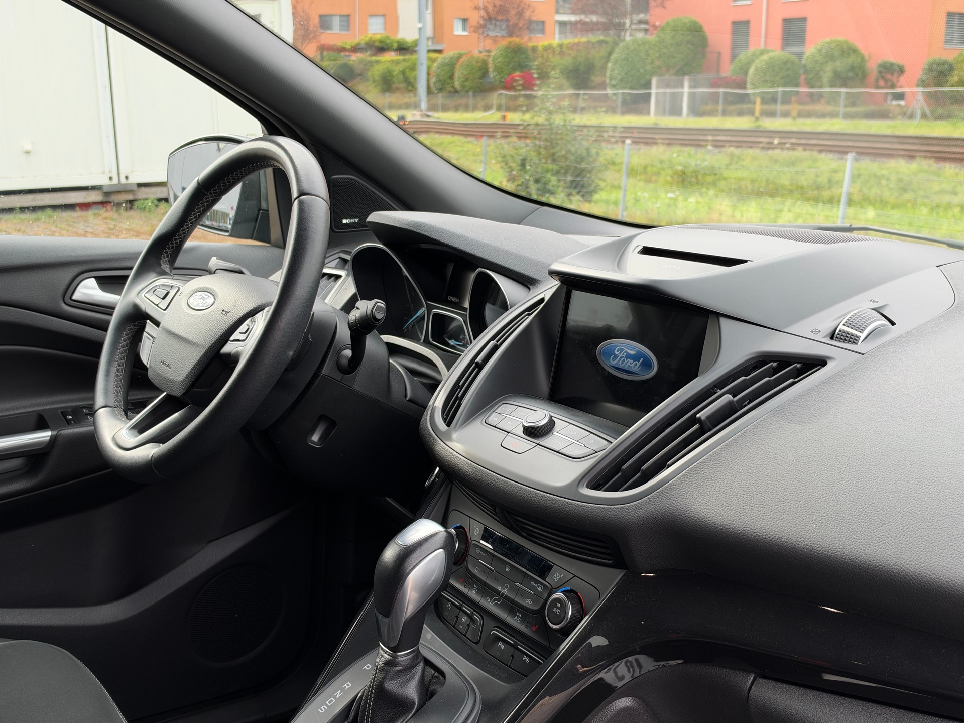 FORD Kuga 2.0 TDCi ST Line High 4WD PowerShift-image-13