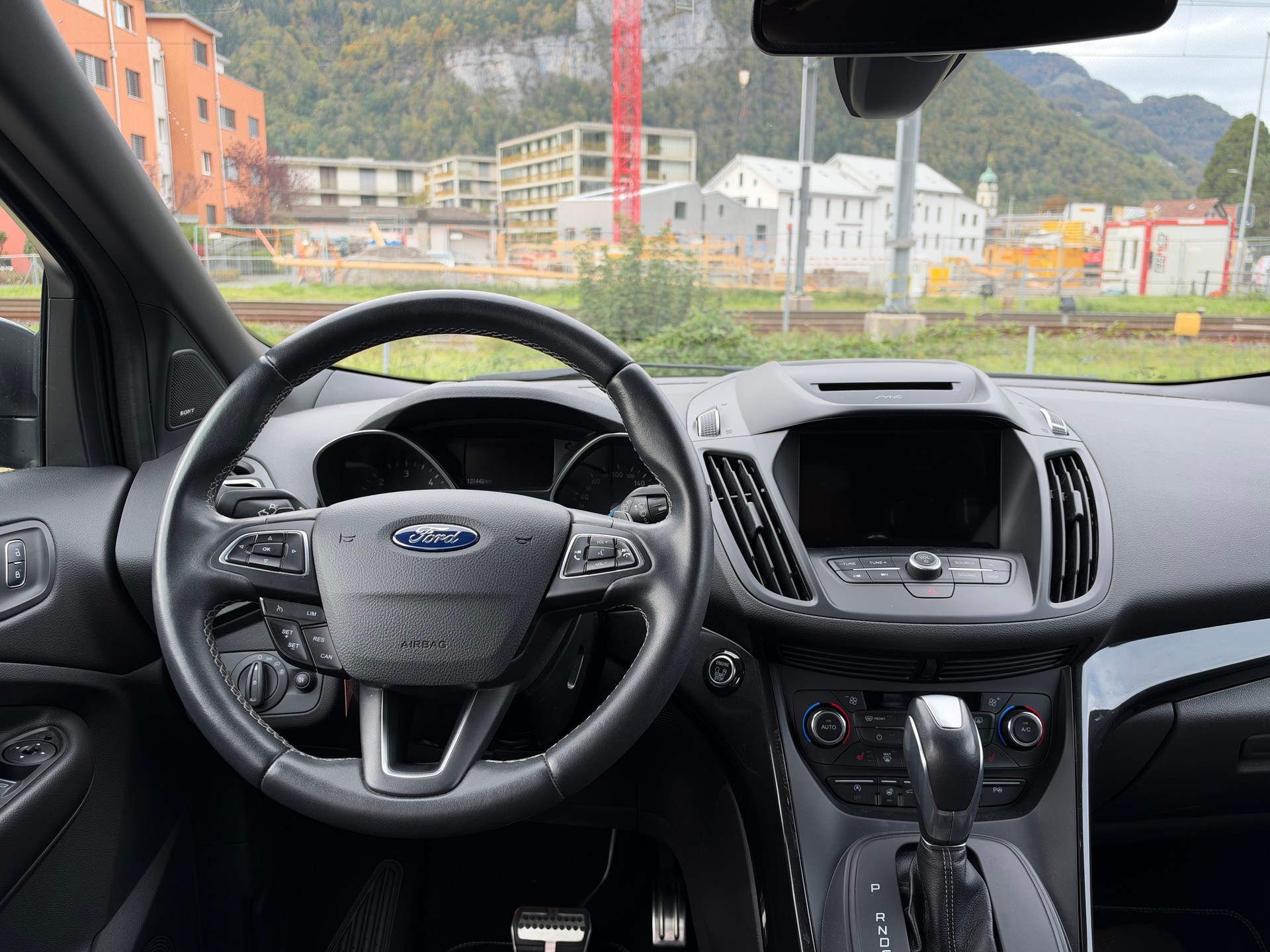 FORD Kuga 2.0 TDCi ST Line High 4WD PowerShift-image-9