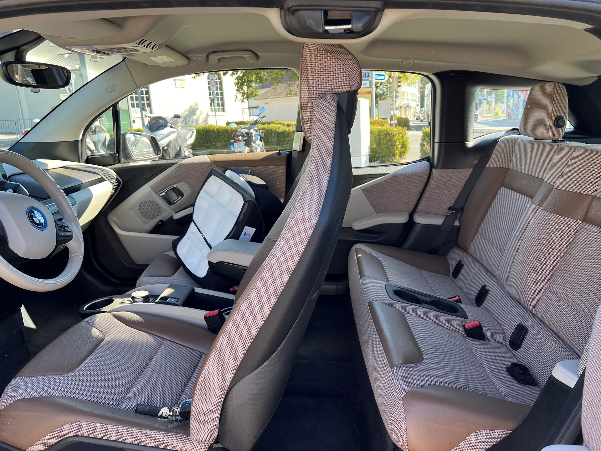 BMW i3s (120Ah)-image-1