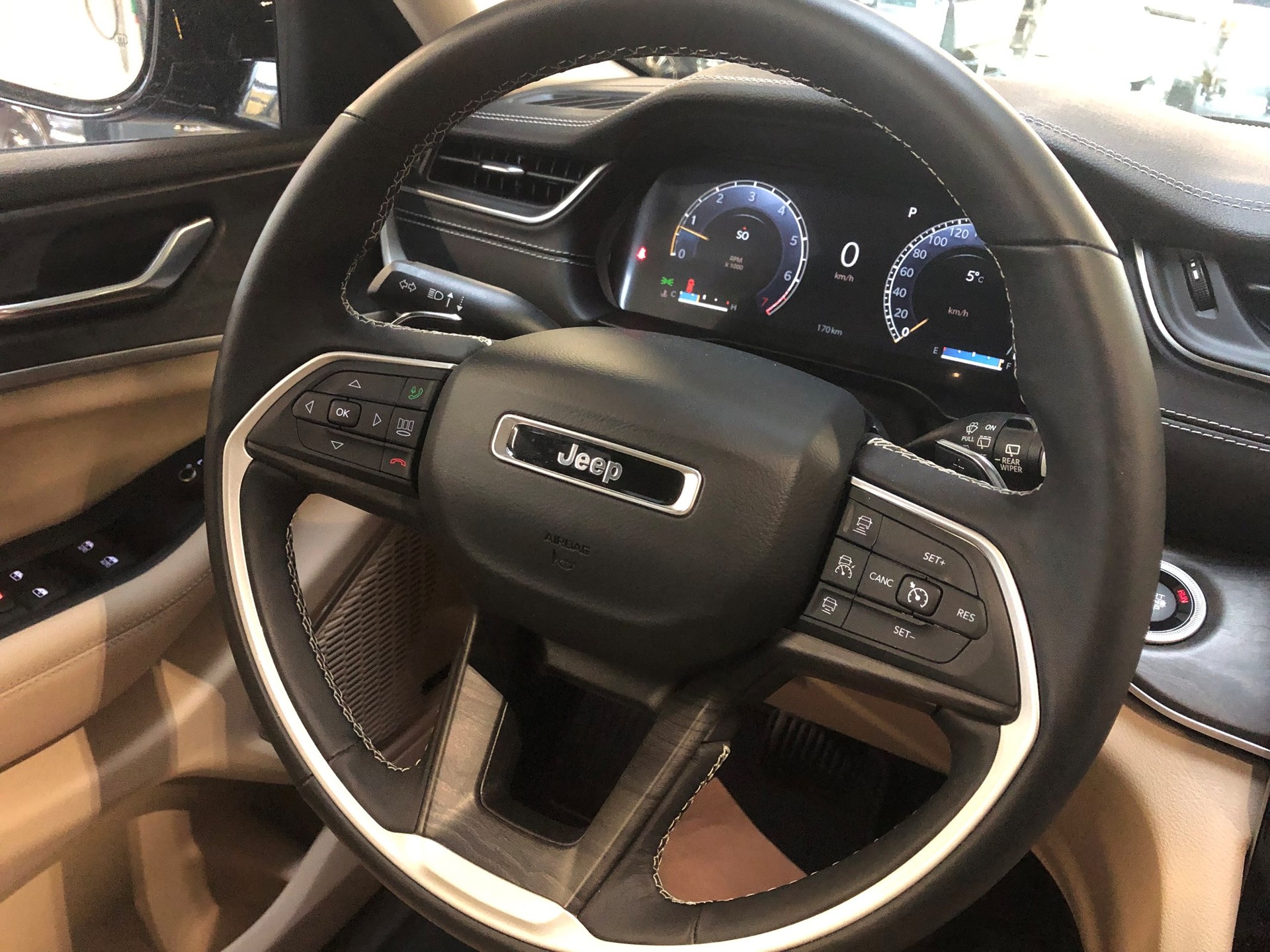 JEEP Grand Cherokee 3.6-V6 LIMITED AWD 4x4 Lang-image-14